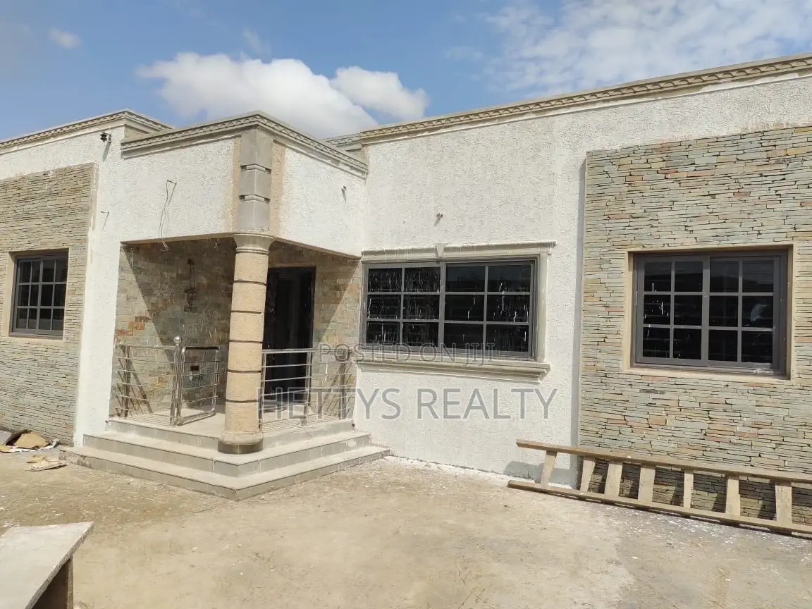 3bdrm House in Oyarifa for sale in Oyarifa