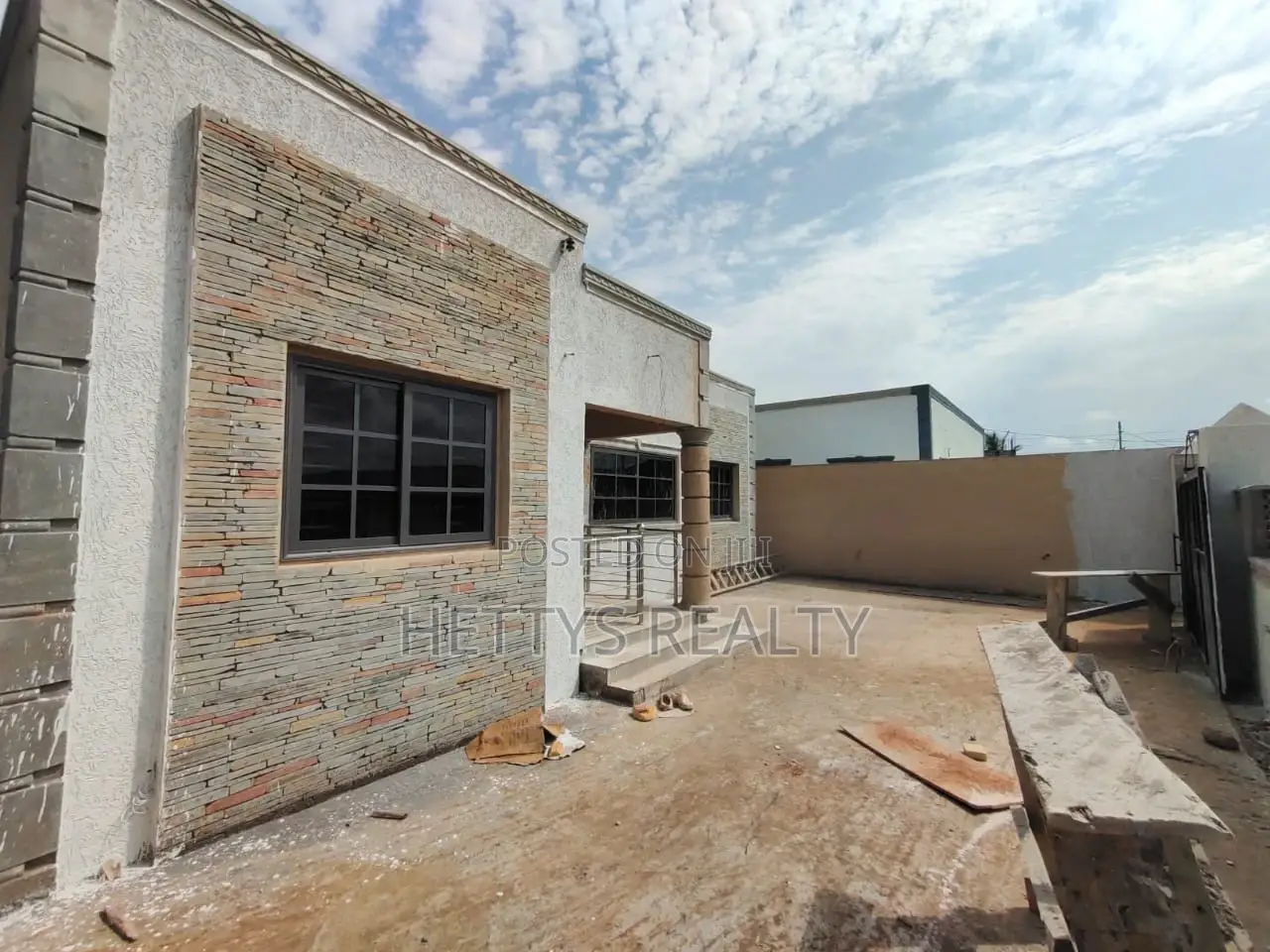 3bdrm House in Oyarifa for sale in Oyarifa