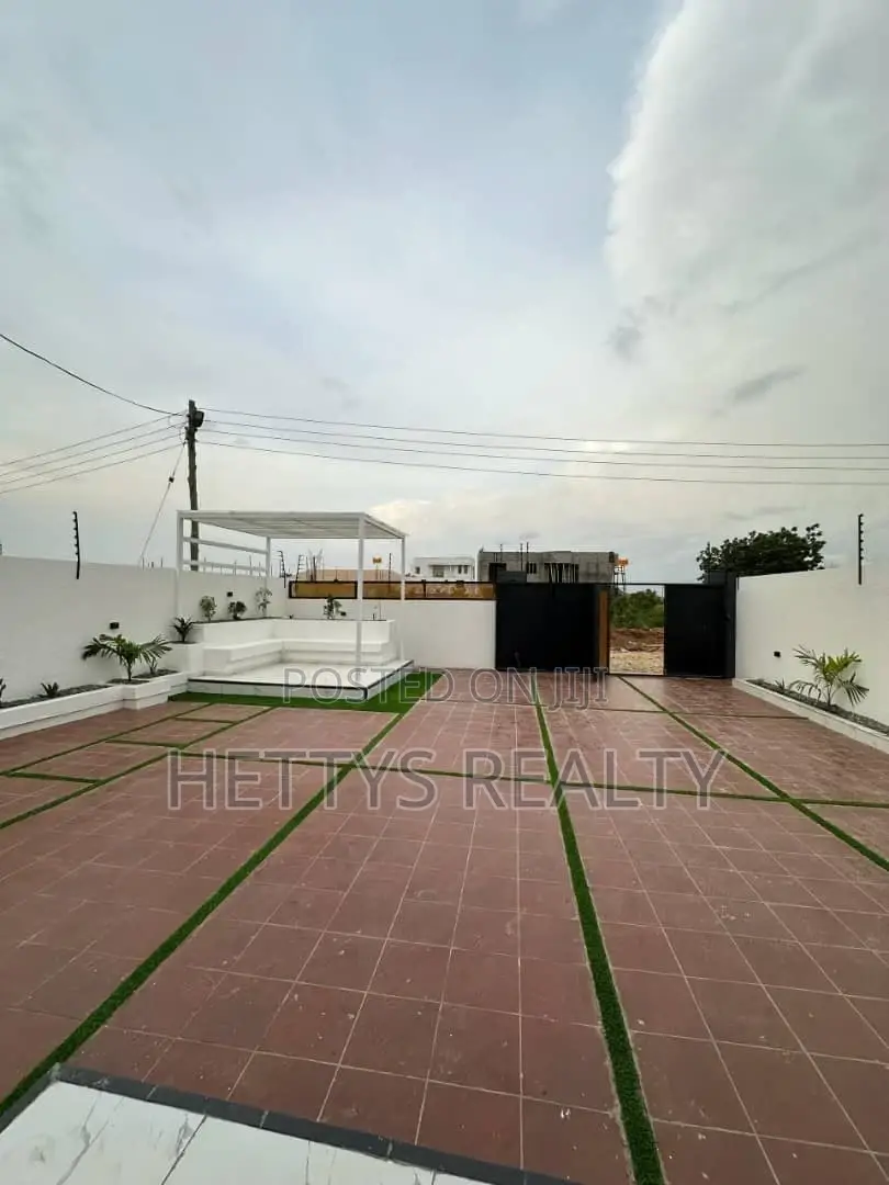 3bdrm Apartment in East Legon for sale in East Legon