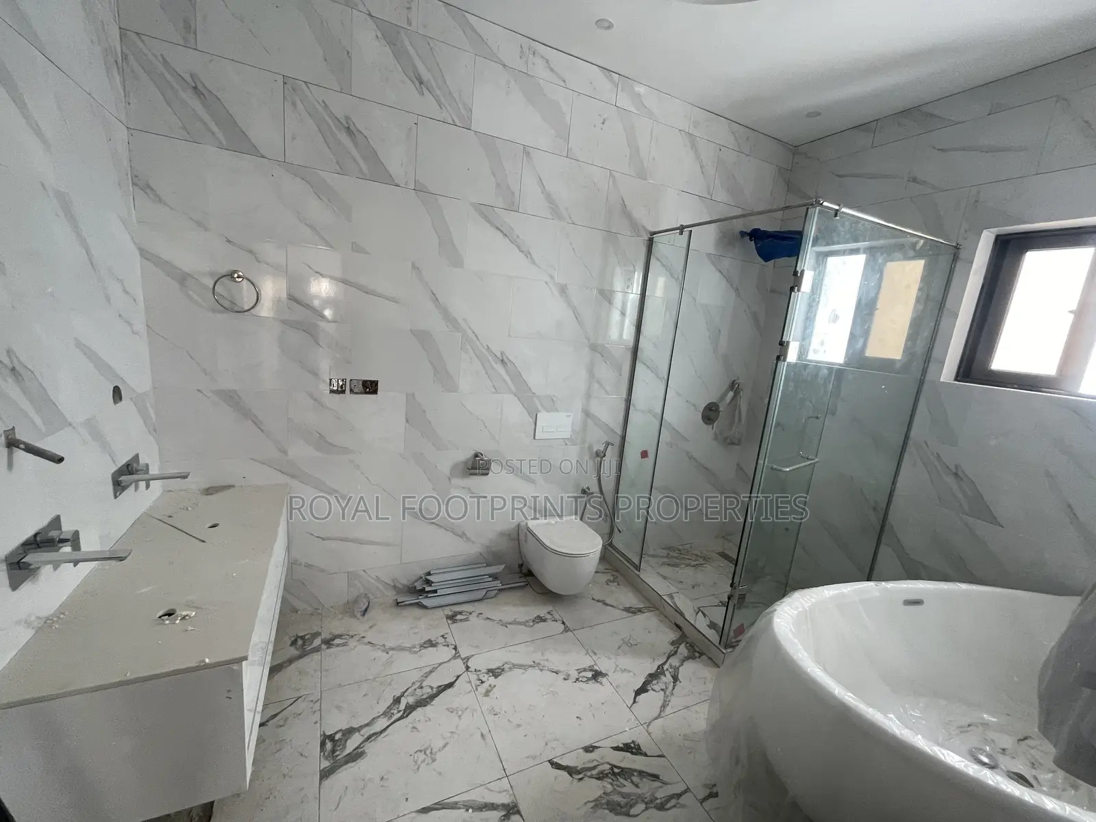 4bdrm House in Luxelooks Properties, Ashaley Botwe for rent in Ashaley Botwe
