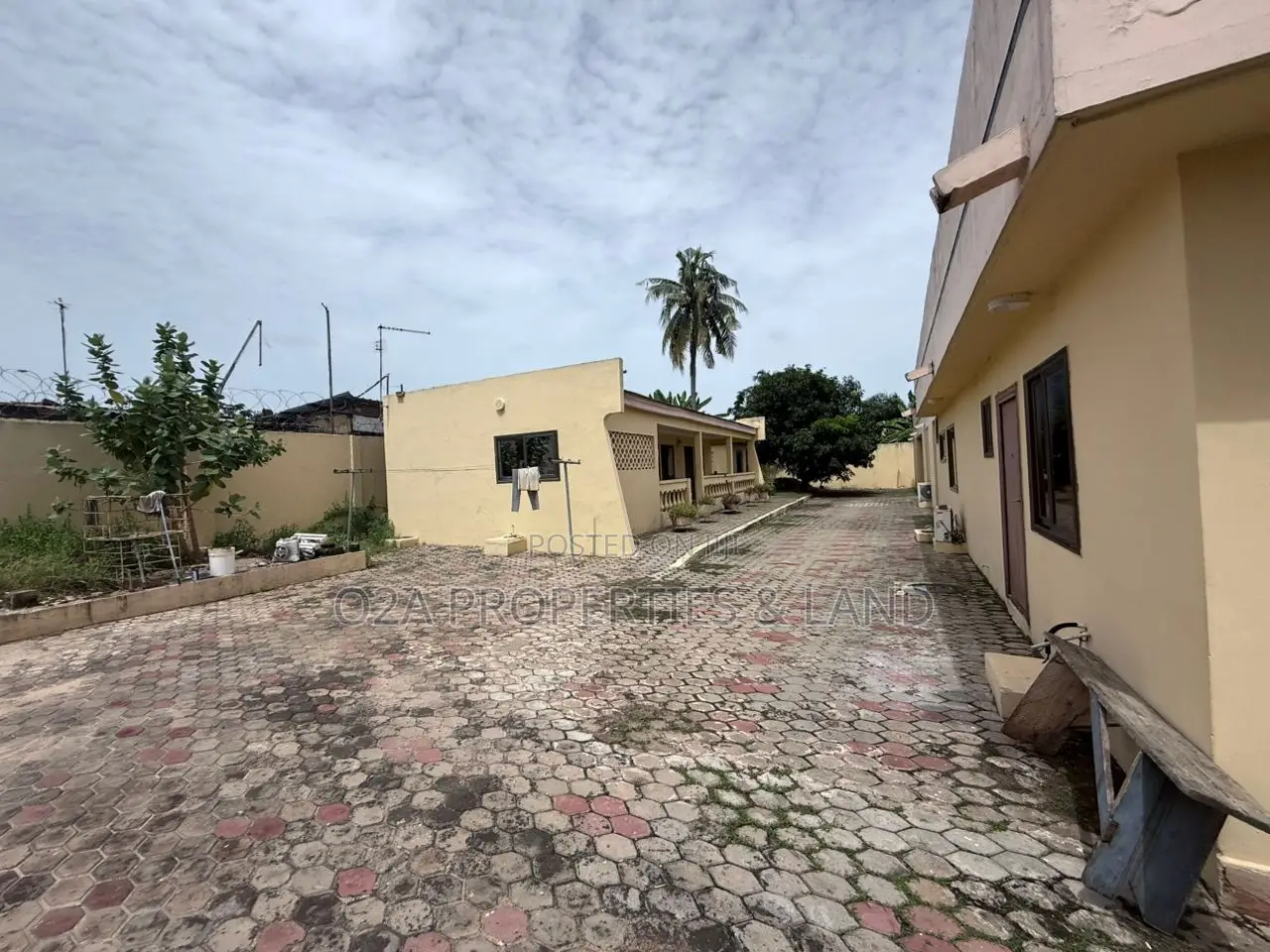 15bdrm House in Airport Residential for rent in Airport Residential Area