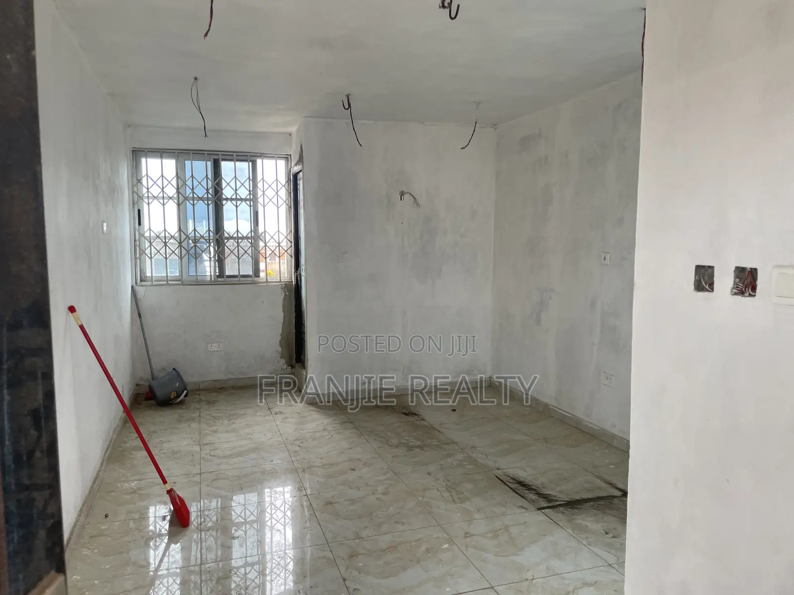 Office Space for Rent at Kasoa New Market in Kasoa