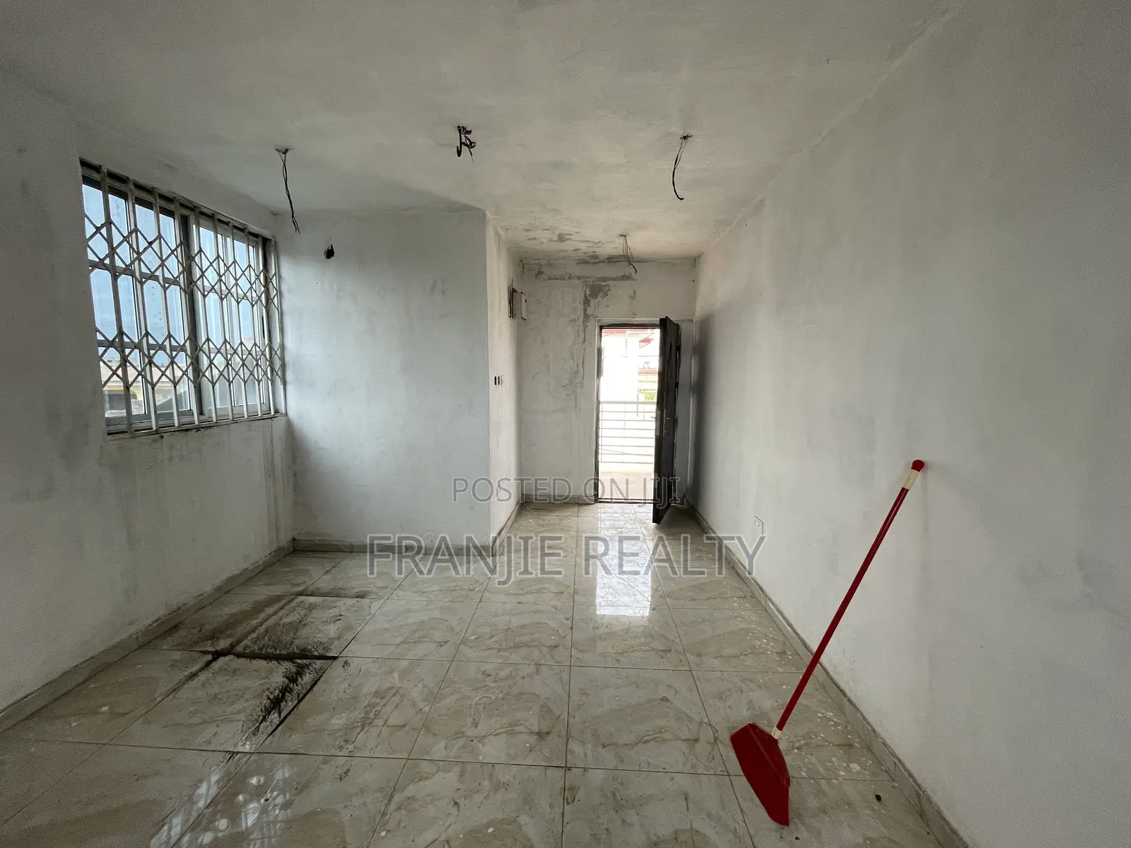 Office Space for Rent at Kasoa New Market in Kasoa