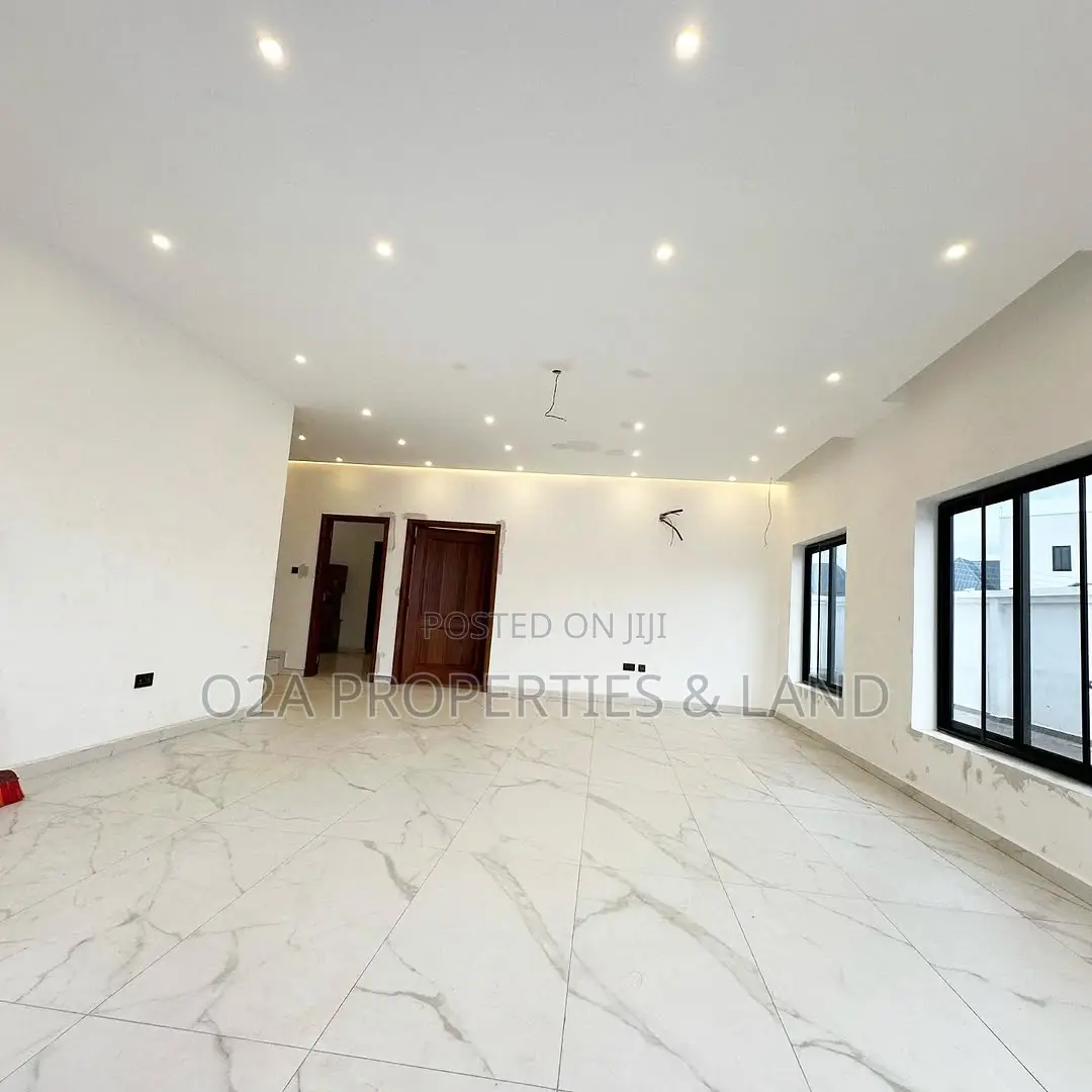 4bdrm House in Lakeside Estate for sale in Lake Side Estate
