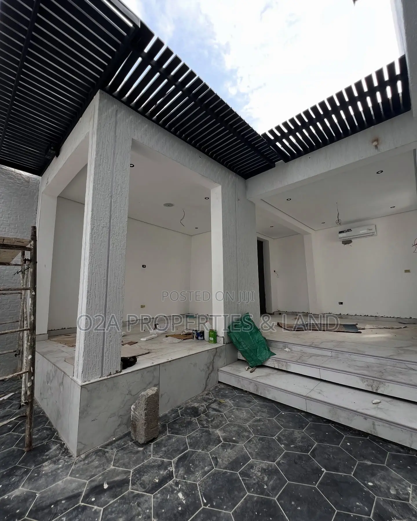 7bdrm House in East Legon, Bawaleshie for sale in Bawaleshie
