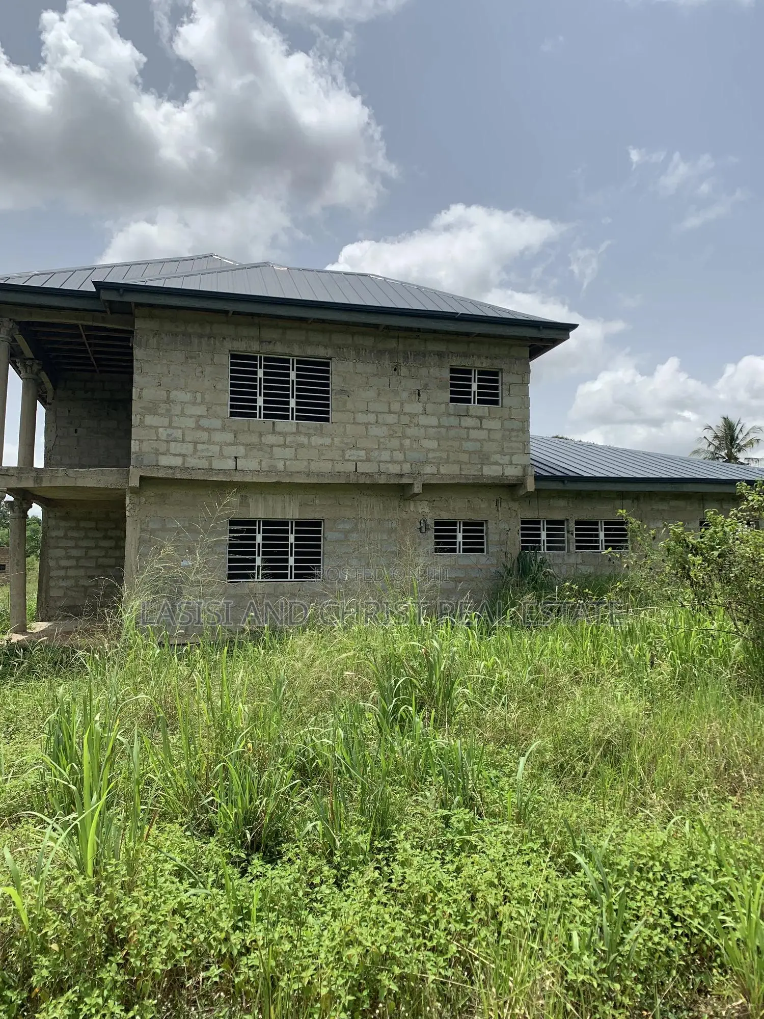 4bdrm House in Lasisi And Christ, Accra Metropolitan for sale in Accra Metropolitan