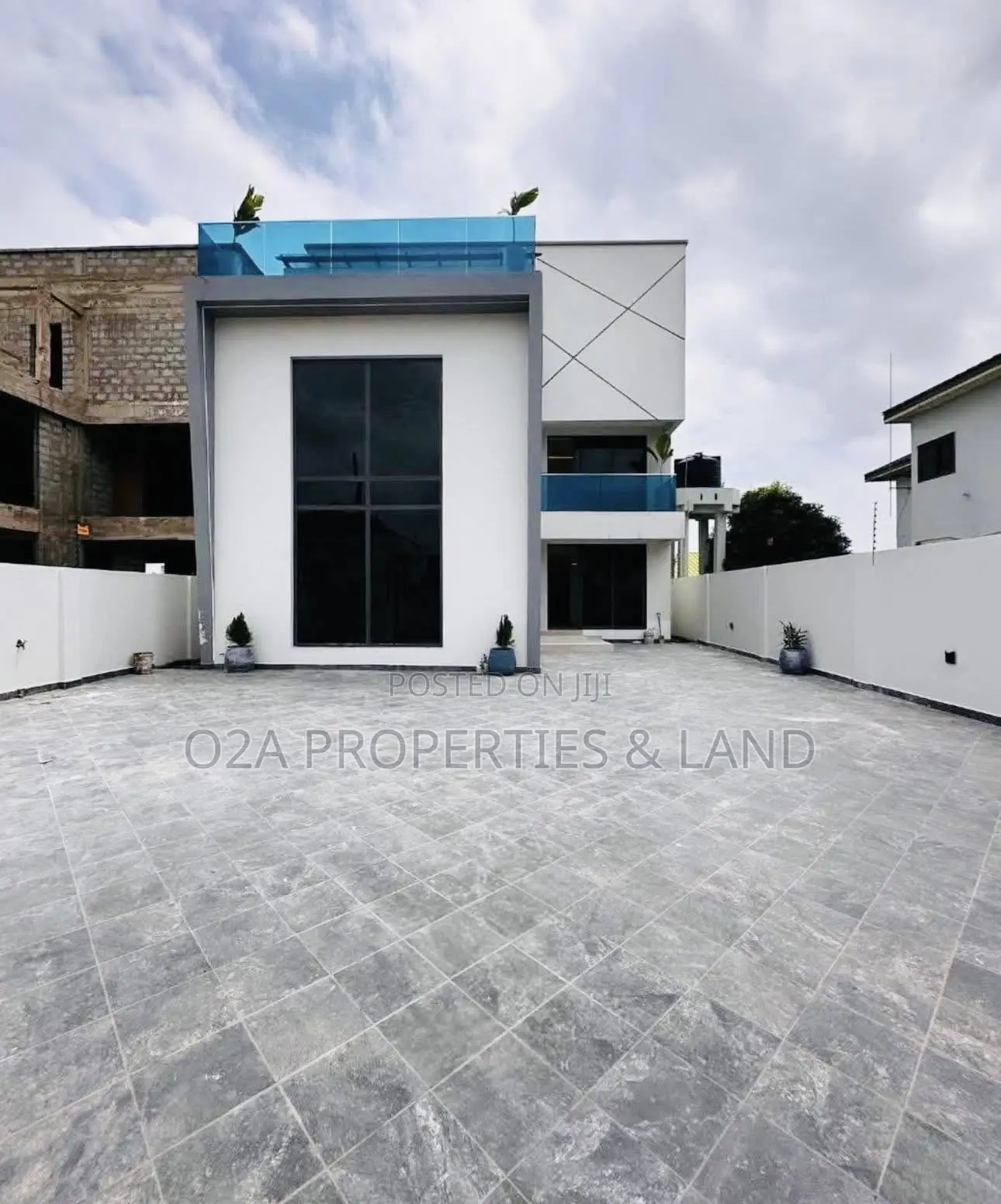 4bdrm House in East Legon, American House for sale in American House