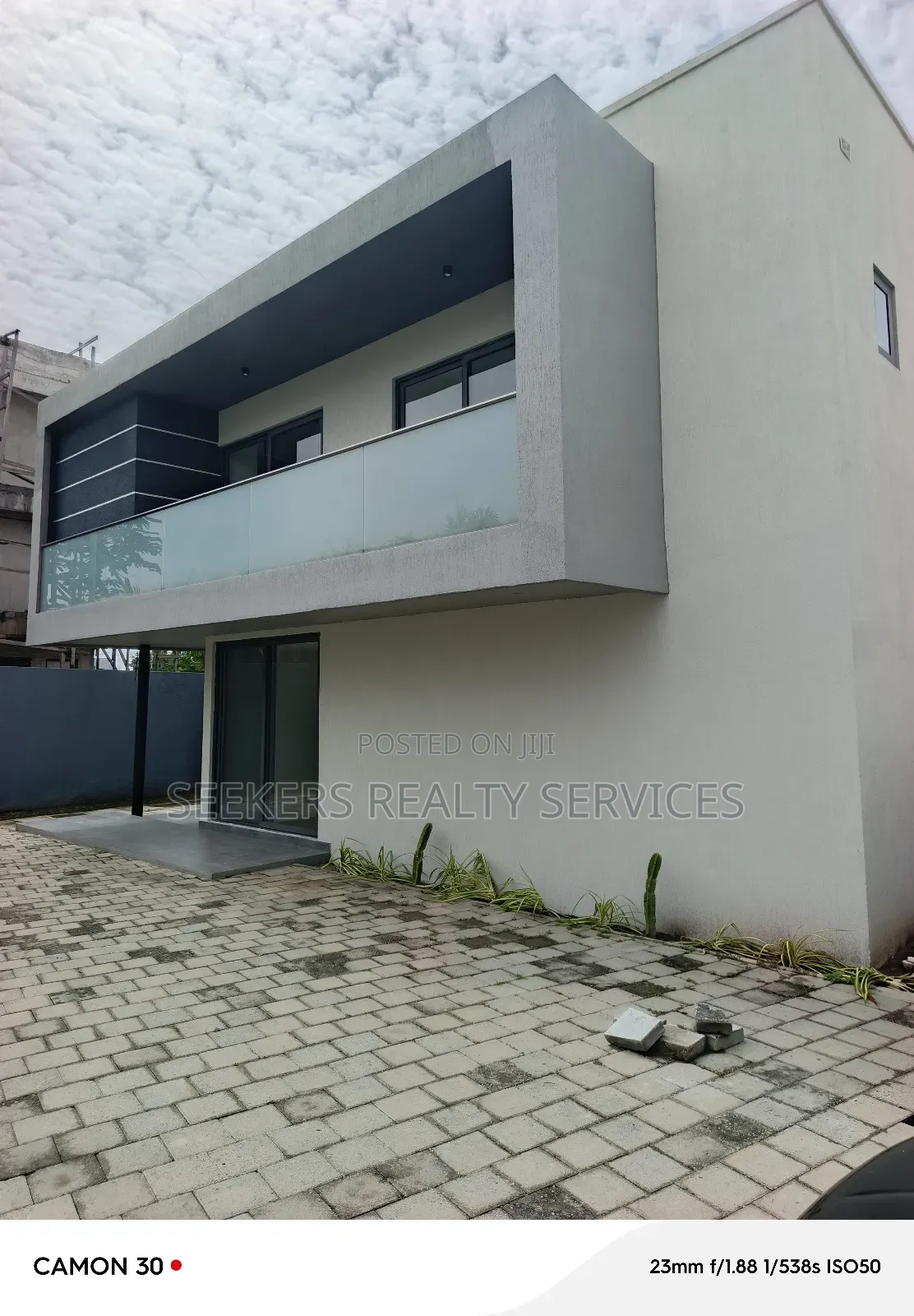 4bdrm Townhouse / Terrace in Seekers Realty, Cantonments for rent in Cantonments