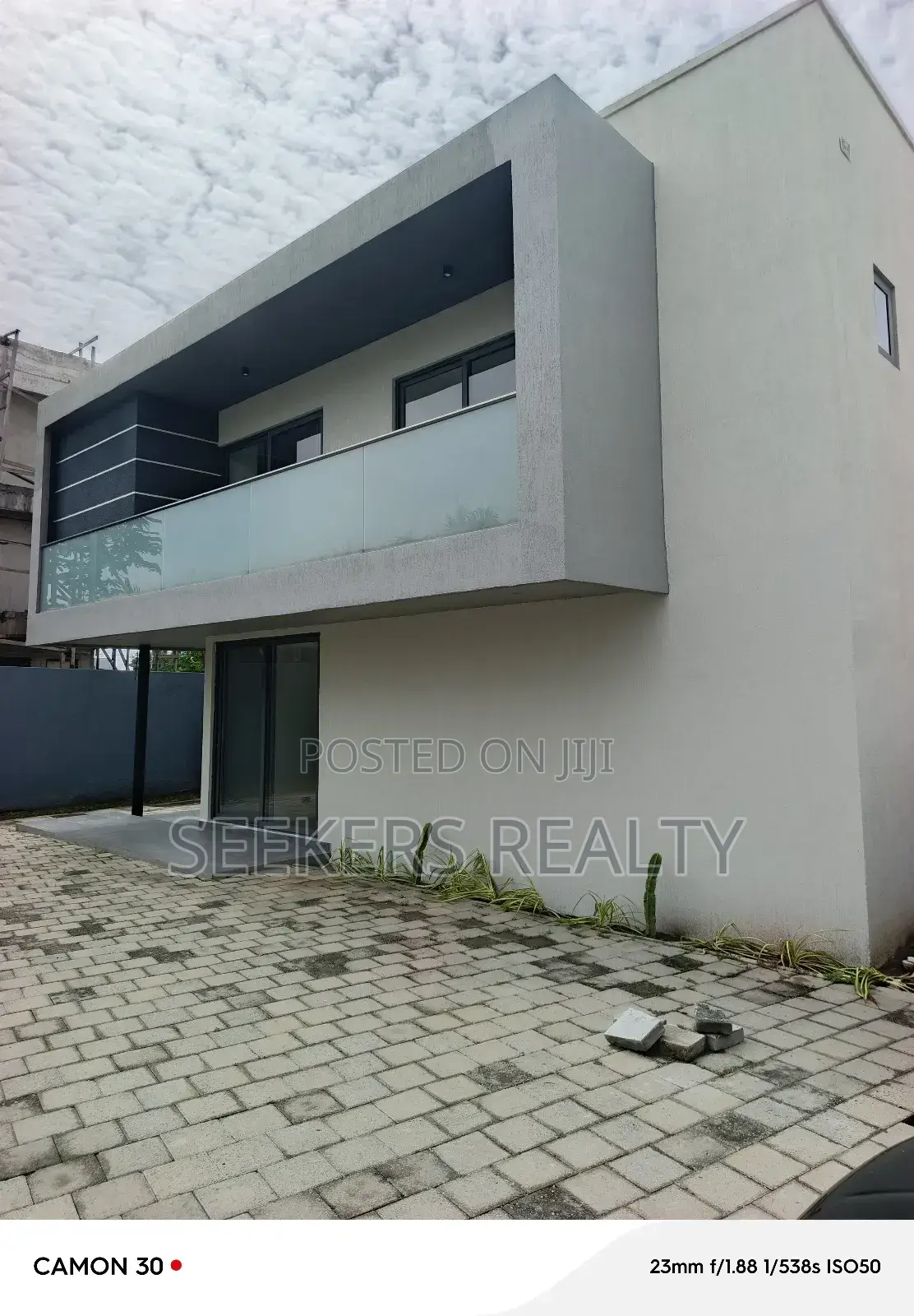 4bdrm Townhouse / Terrace in Seekers Realty, Cantonments for rent in Cantonments