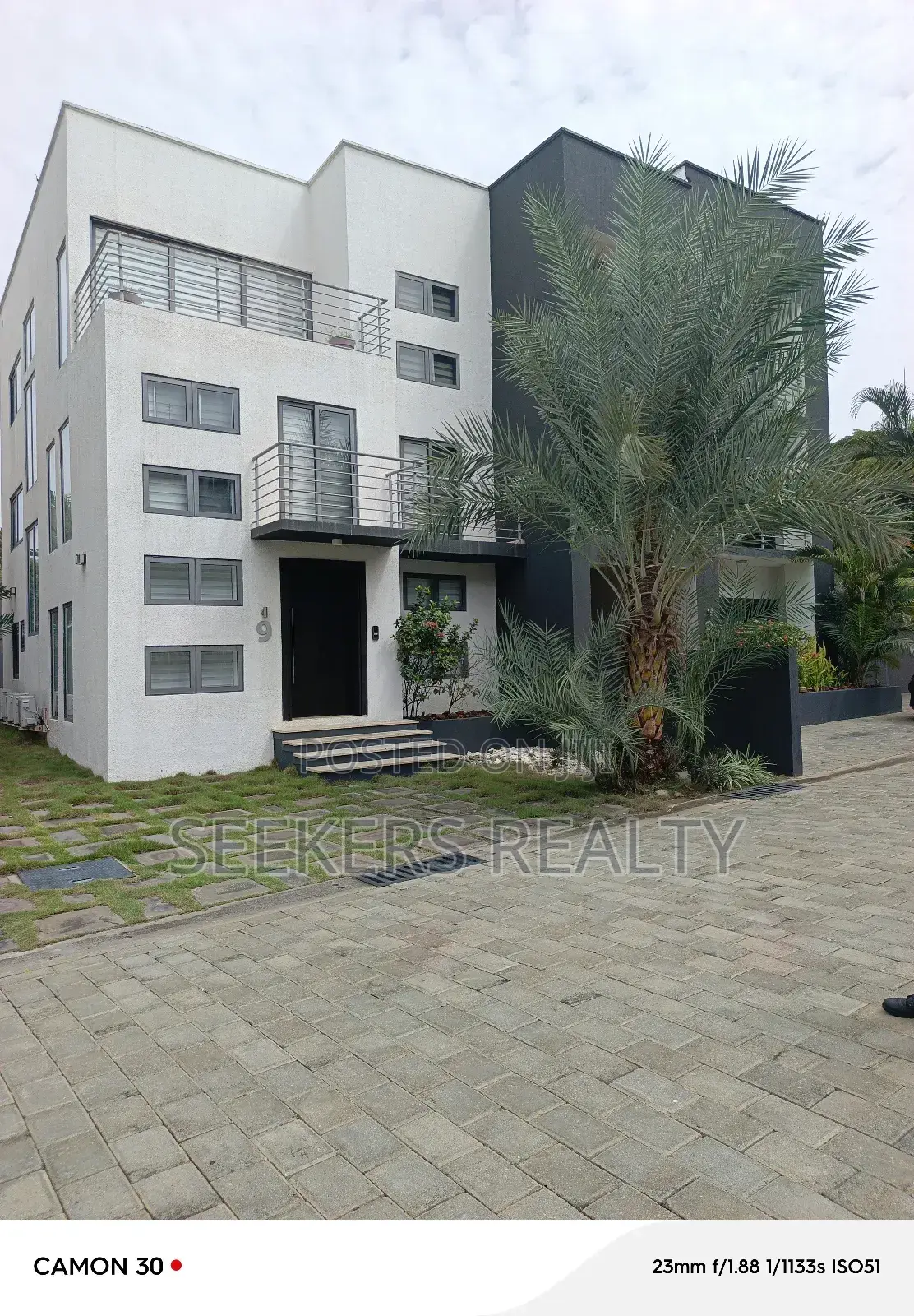 Furnished 3bdrm Townhouse / Terrace in Seekers Realty, Cantonments in Cantonments