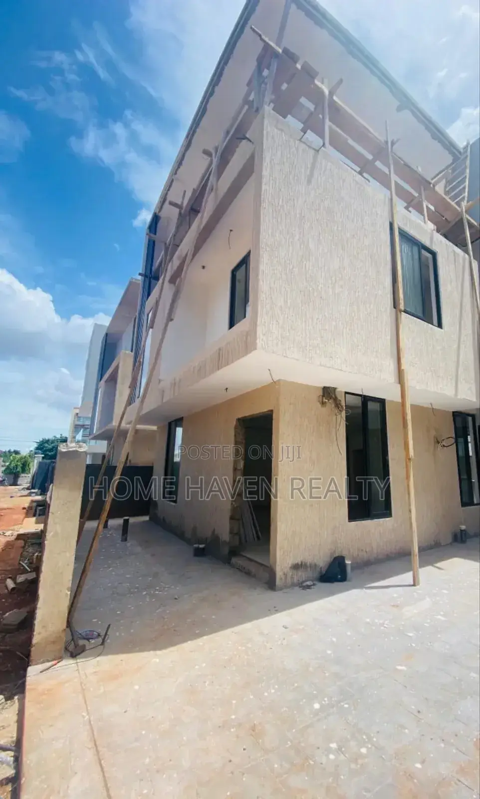 4bdrm Townhouse/Terrace in Abelemkpe for sale in Abelemkpe