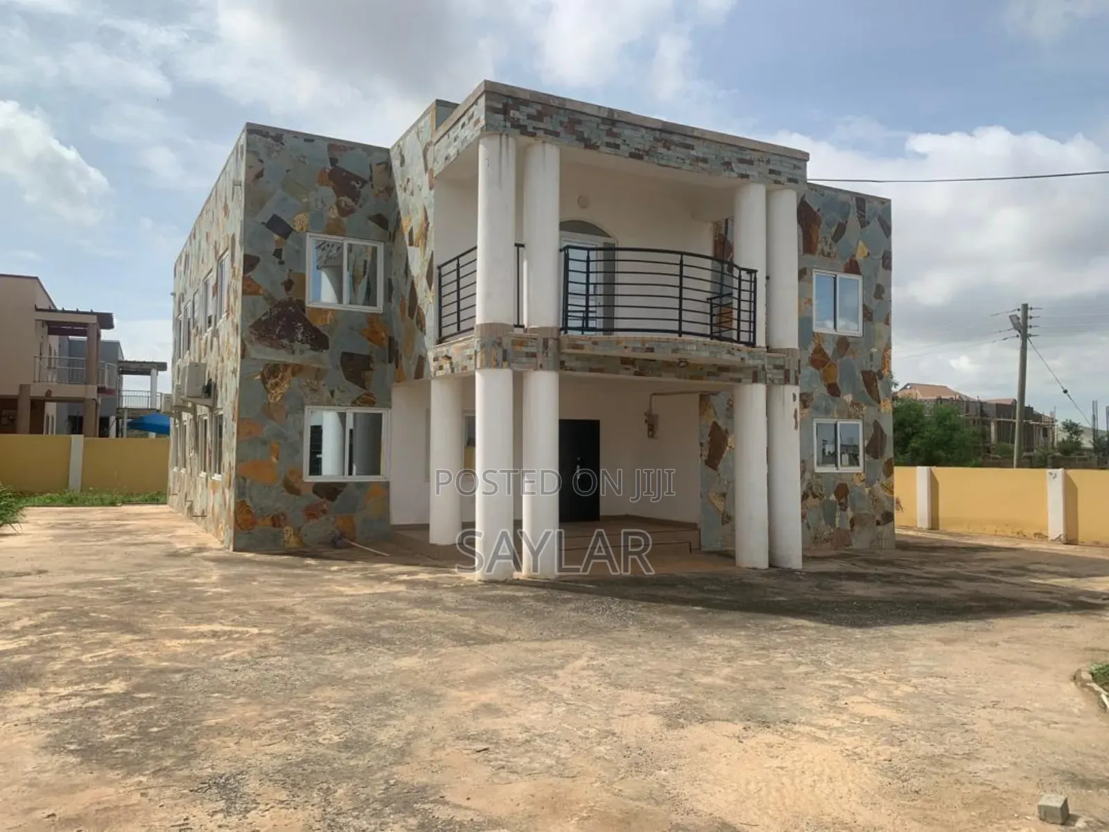 Furnished 5bdrm Condo in Enjoyy Estates, Tema Metropolitan for sale in Tema Metropolitan
