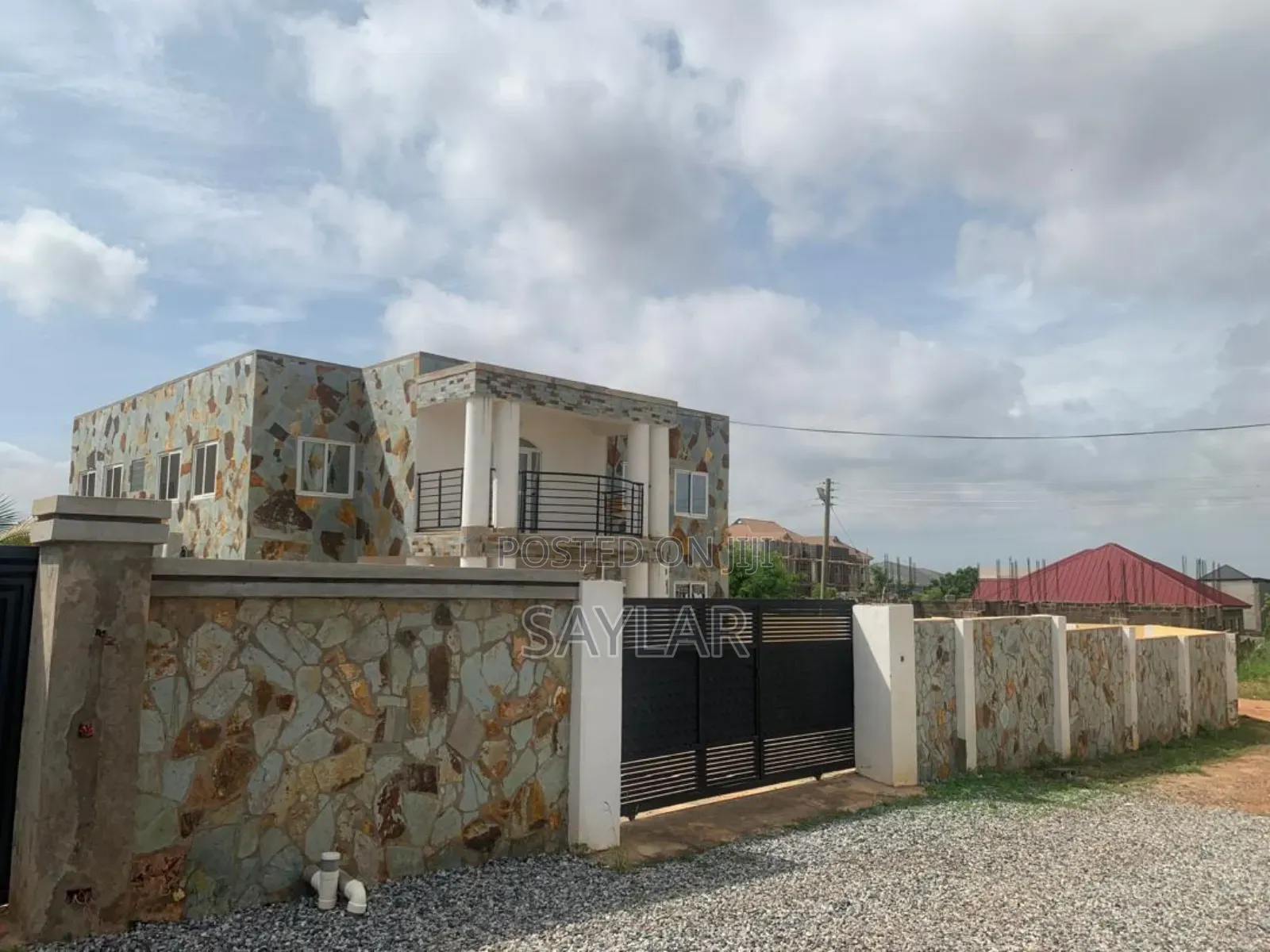 Furnished 5bdrm Condo in Enjoyy Estates, Tema Metropolitan for sale in Tema Metropolitan