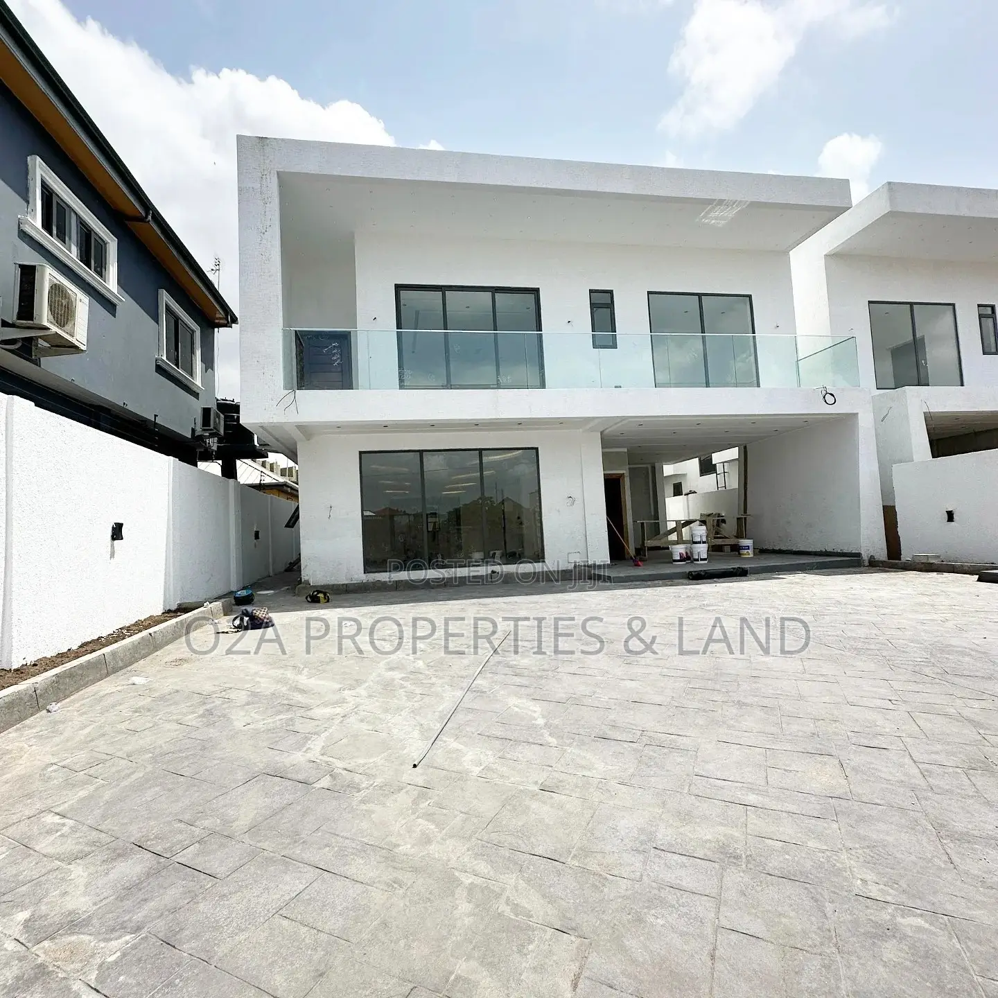 4bdrm House in Ashaley Botwe, Lake Side Estate for sale in Lake Side Estate