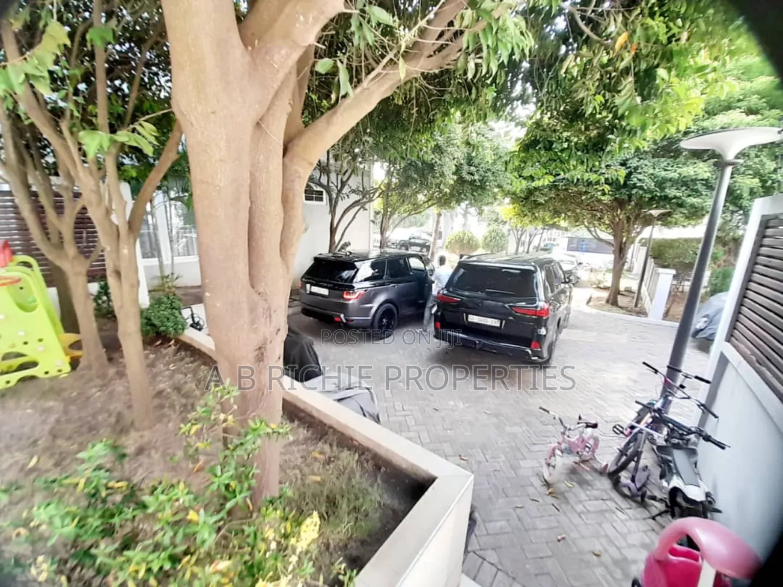 Furnished 4bdrm Townhouse/Terrace for sale in Airport Residential Area
