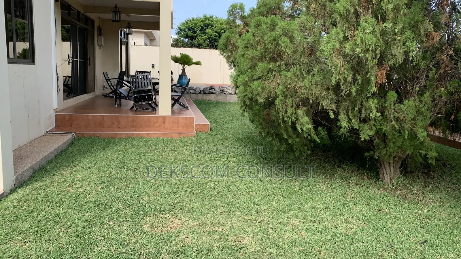 4bdrm Duplex in Nungua for sale in Nungua