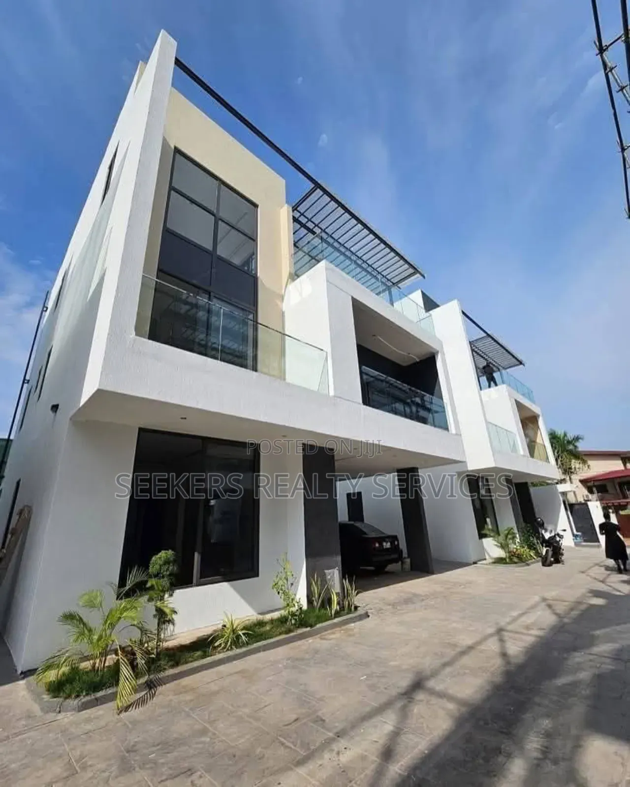 4bdrm Townhouse/Terrace in Seekers Realty, Cantonments for sale in Cantonments