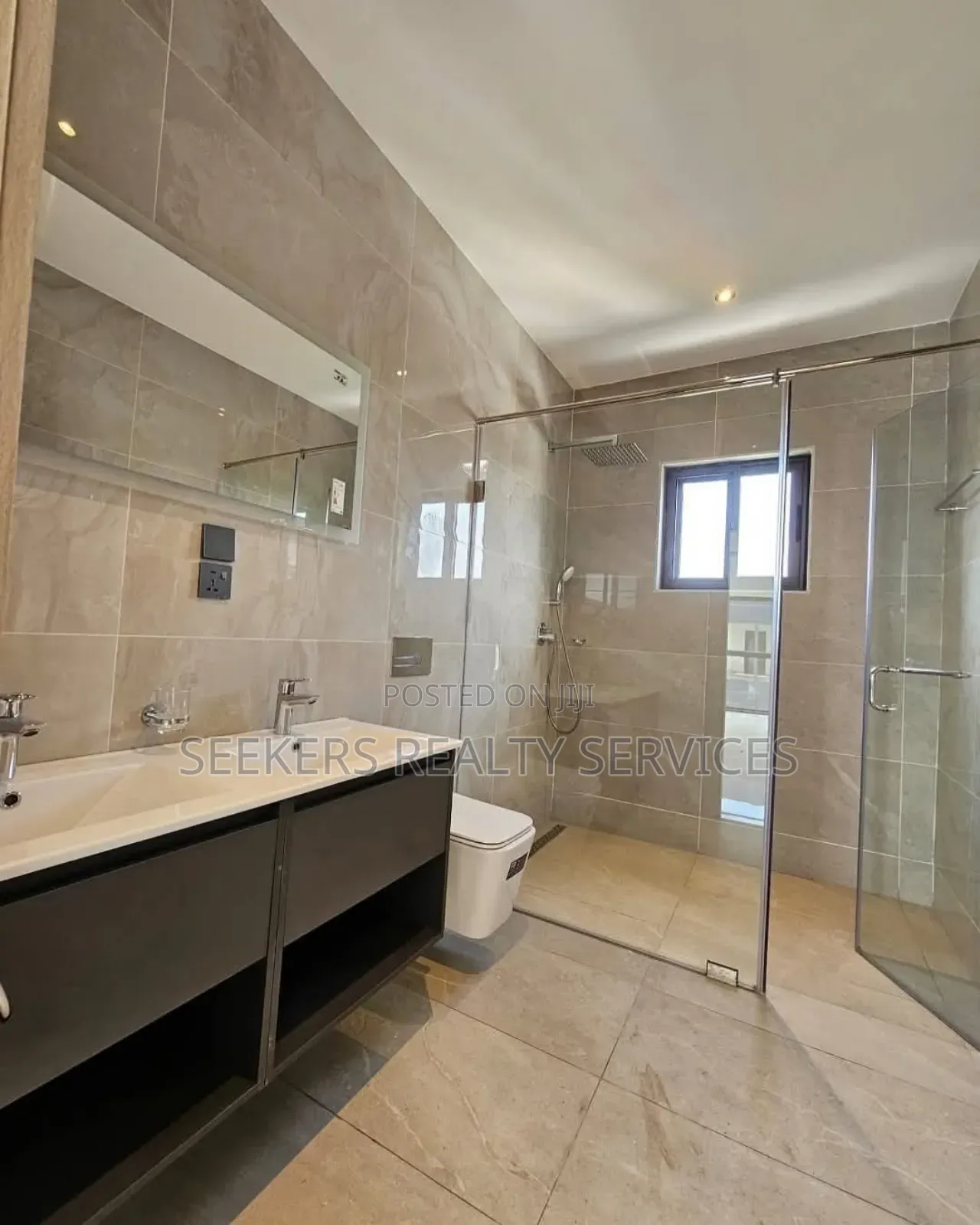 4bdrm Townhouse/Terrace in Seekers Realty, Cantonments for sale in Cantonments