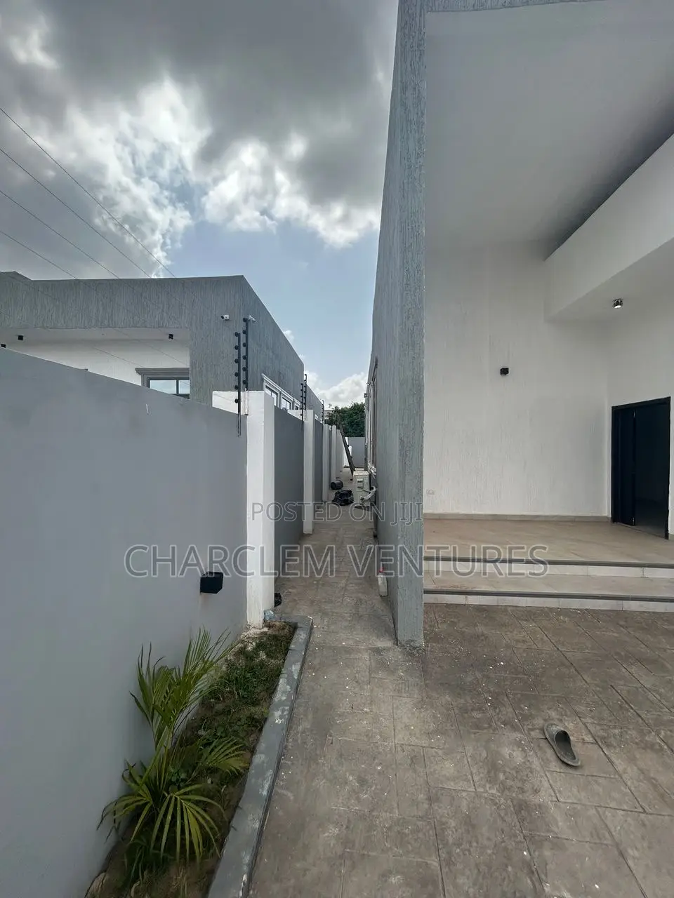 3bdrm House in Charclem Ventures, Accra Metropolitan for sale in Accra Metropolitan
