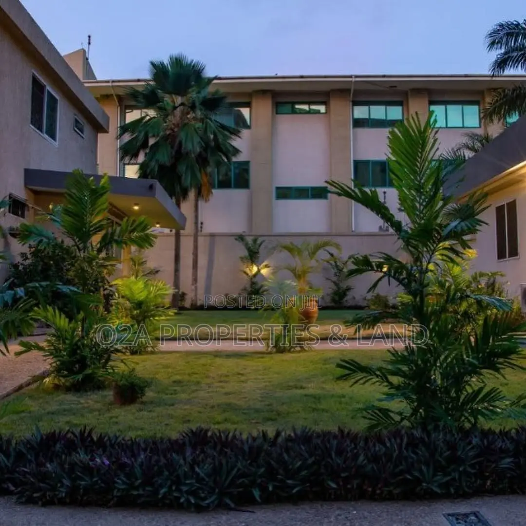 9bdrm House in North Ridge for rent in North Ridge