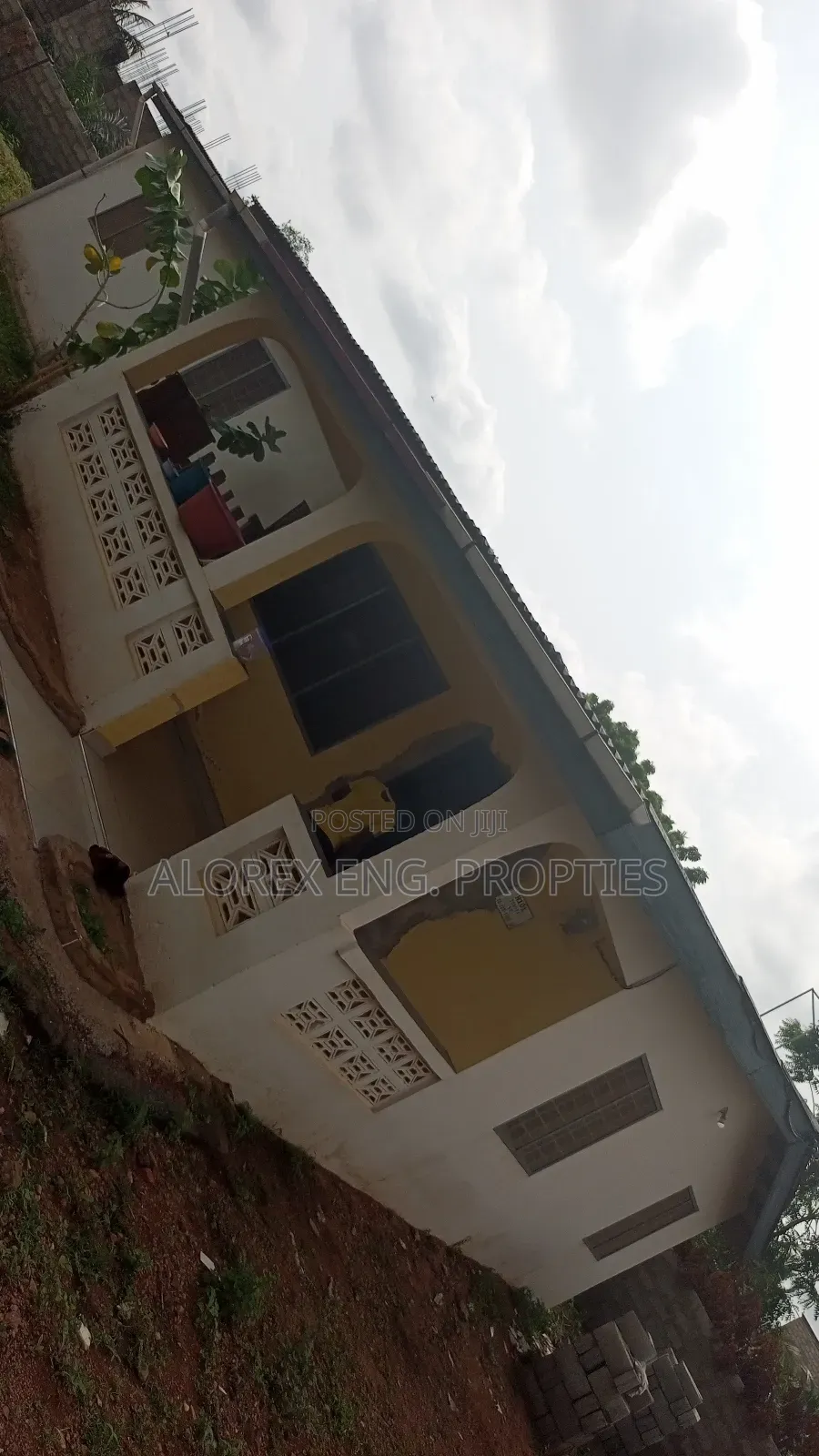 3bdrm House in Amanfro, Oyarifa for rent in Oyarifa