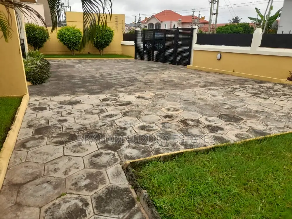 3bdrm House in Braham Luxury, Spintex for rent in Spintex