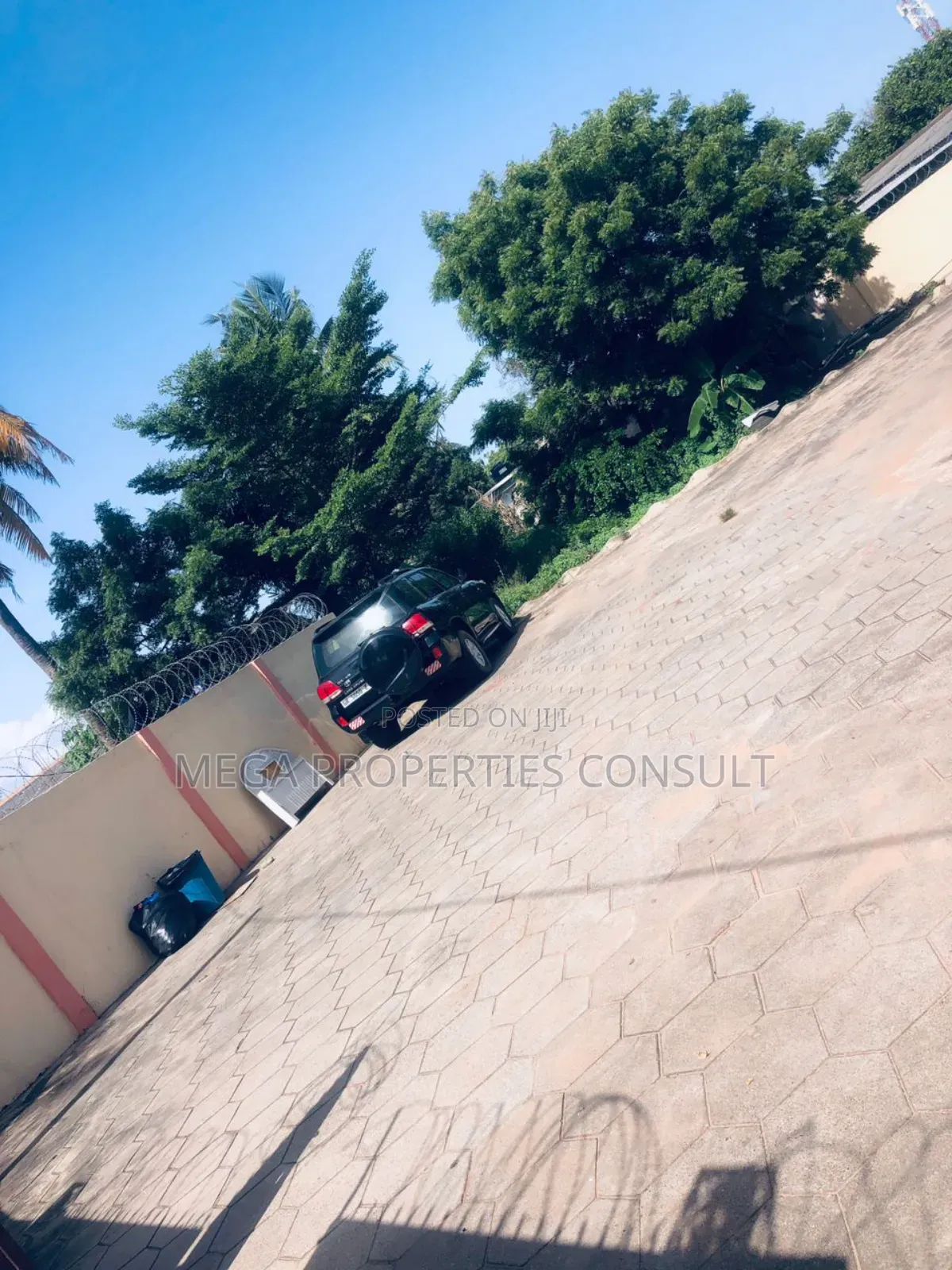 Plot of Land for Sale at Race Course Lapaz in Lapaz