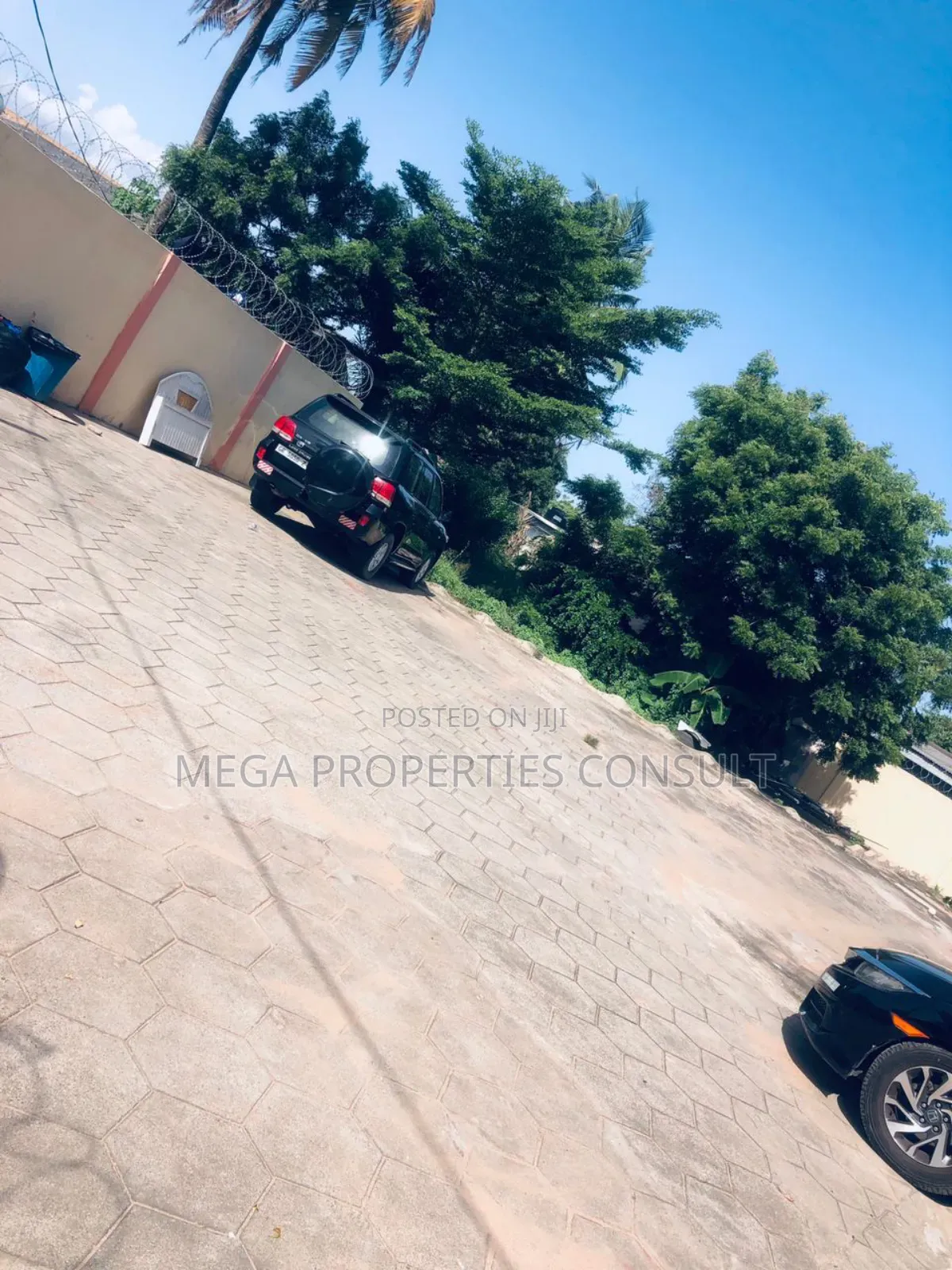 Plot of Land for Sale at Race Course Lapaz in Lapaz