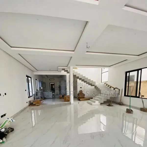 4bdrm House in East Legon A&C, A&C Mall Area for sale in A&C Mall Area