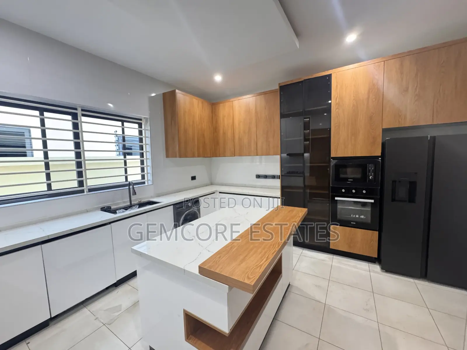 5bdrm House in East Legon for sale in East Legon
