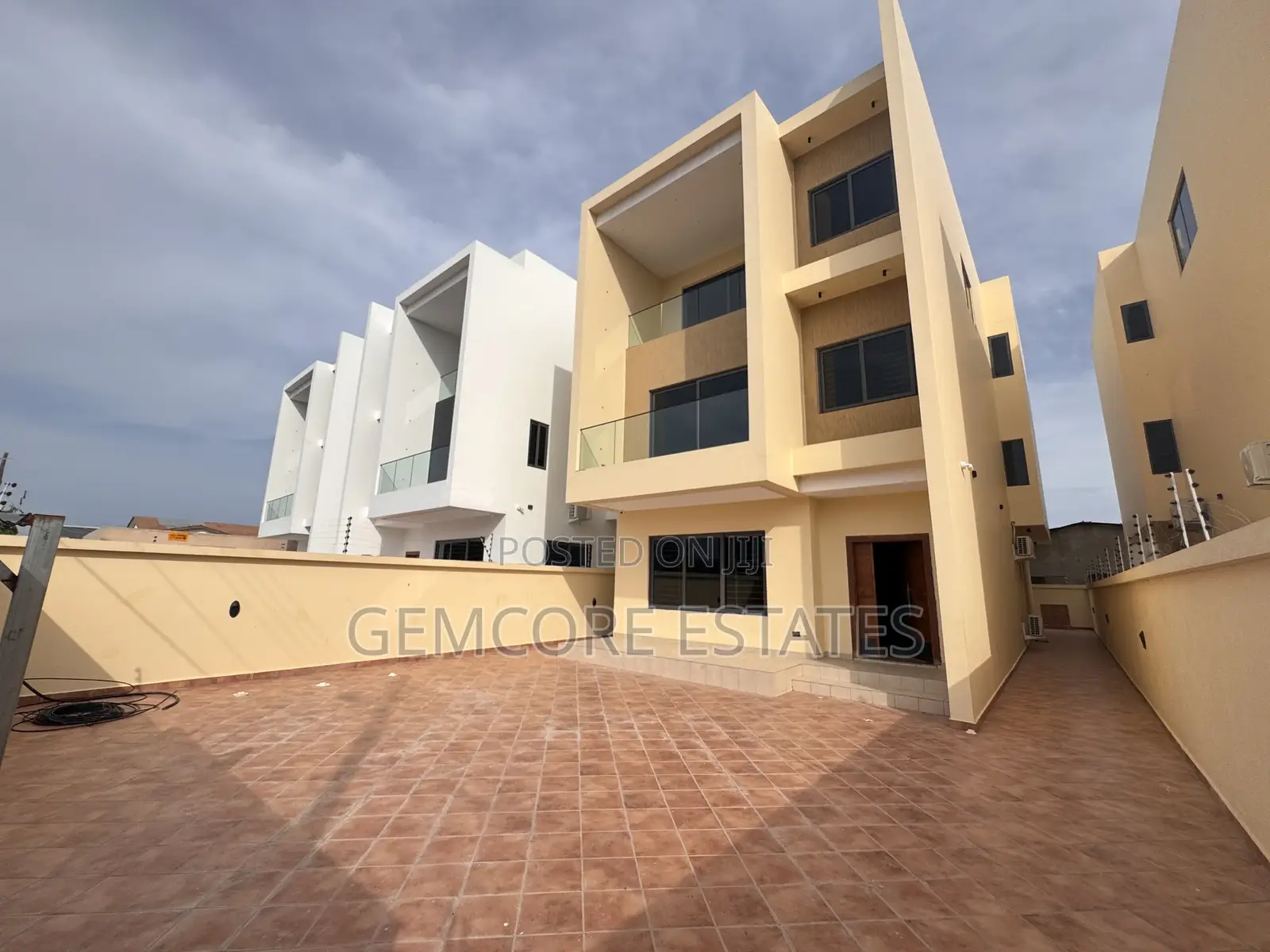 5bdrm House in East Legon for sale in East Legon