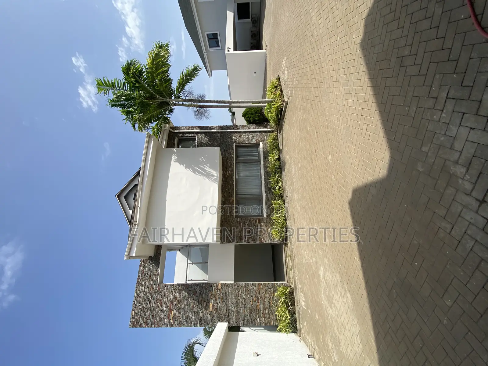Furnished 4bdrm Apartment in East Airport for sale in Airport Residential Area