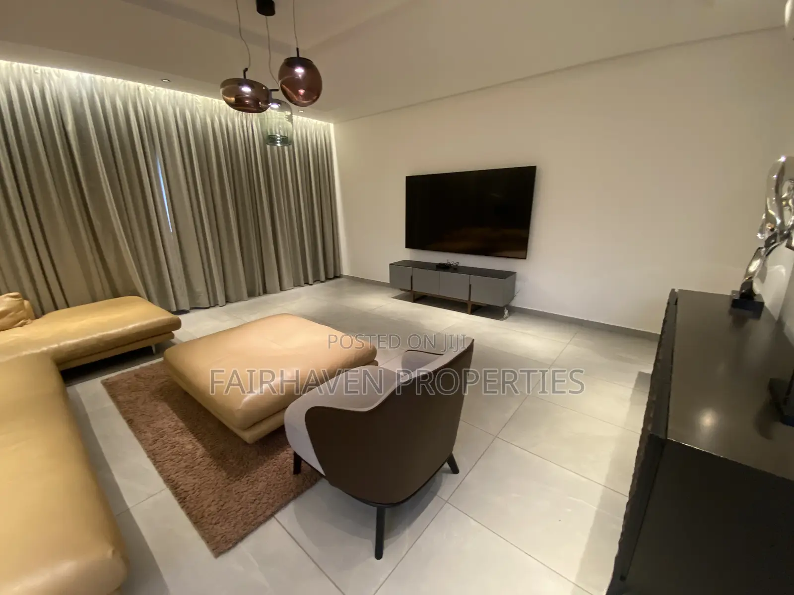 Furnished 4bdrm Apartment in East Airport for sale in Airport Residential Area
