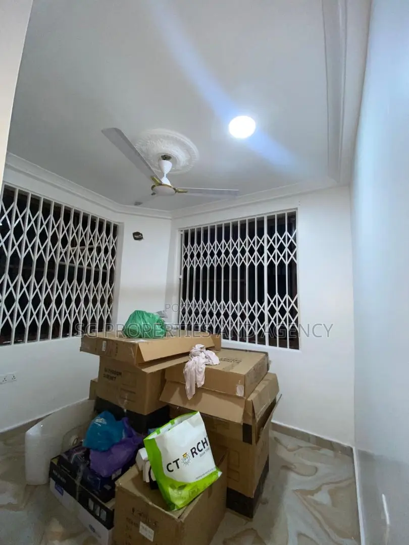 2bdrm Apartment in East Airport, Spintex for rent in Spintex