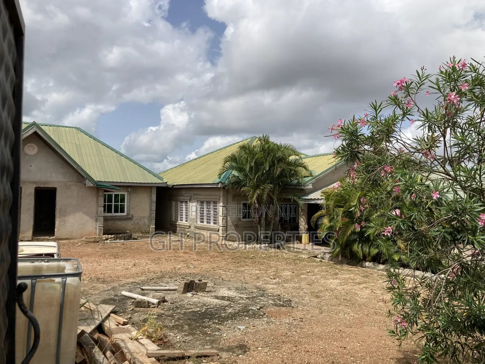 4bdrm House in Sokoban Wood Village, Kumasi Metropolitan for sale in Kumasi Metropolitan