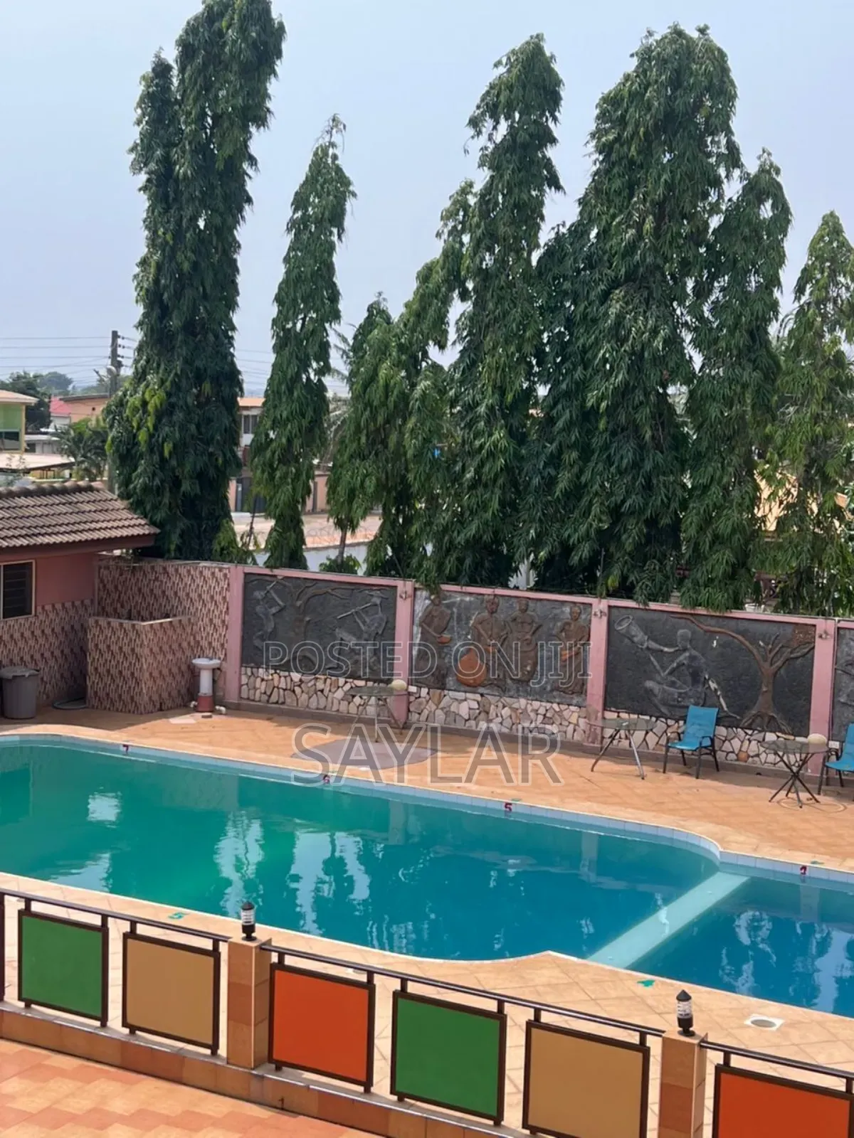 A Fairly Used Hotel on Hot Sale Tema Comm5 in Tema Metropolitan