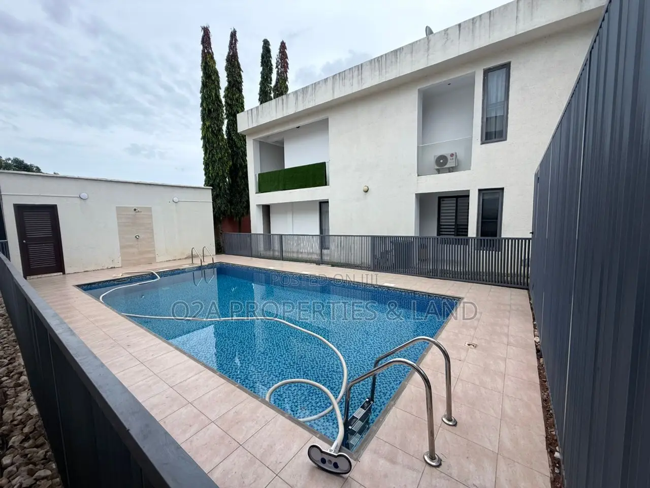 3bdrm Townhouse / Terrace in Ridge for rent in North Ridge