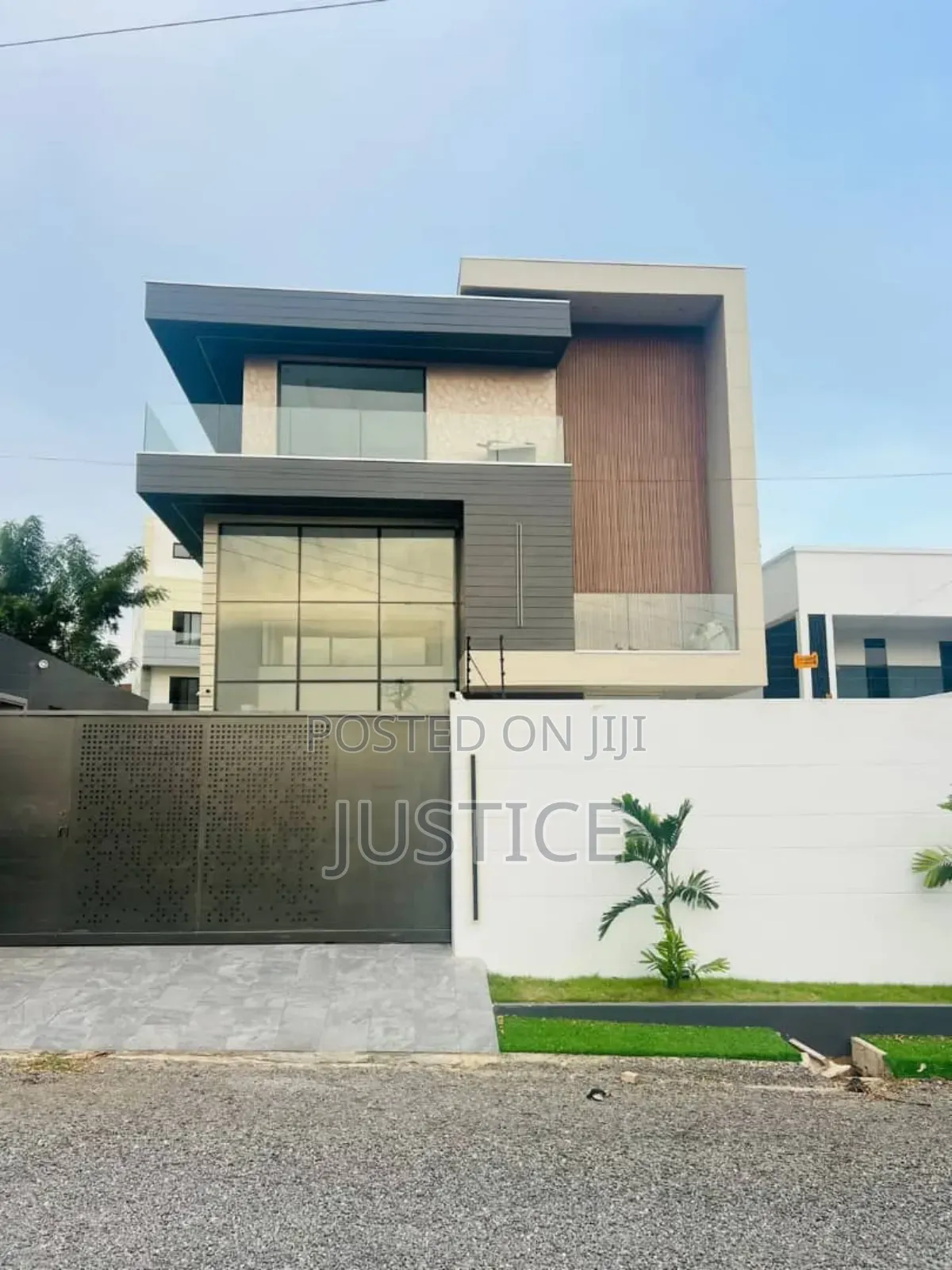 6bdrm House in East Airport for sale in Airport Residential Area
