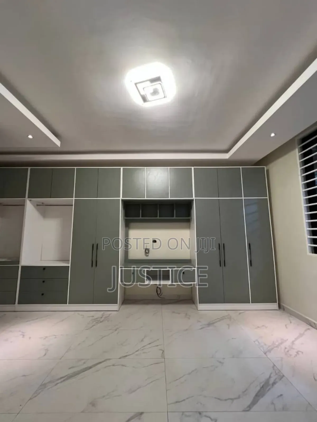 6bdrm House in East Airport for sale in Airport Residential Area