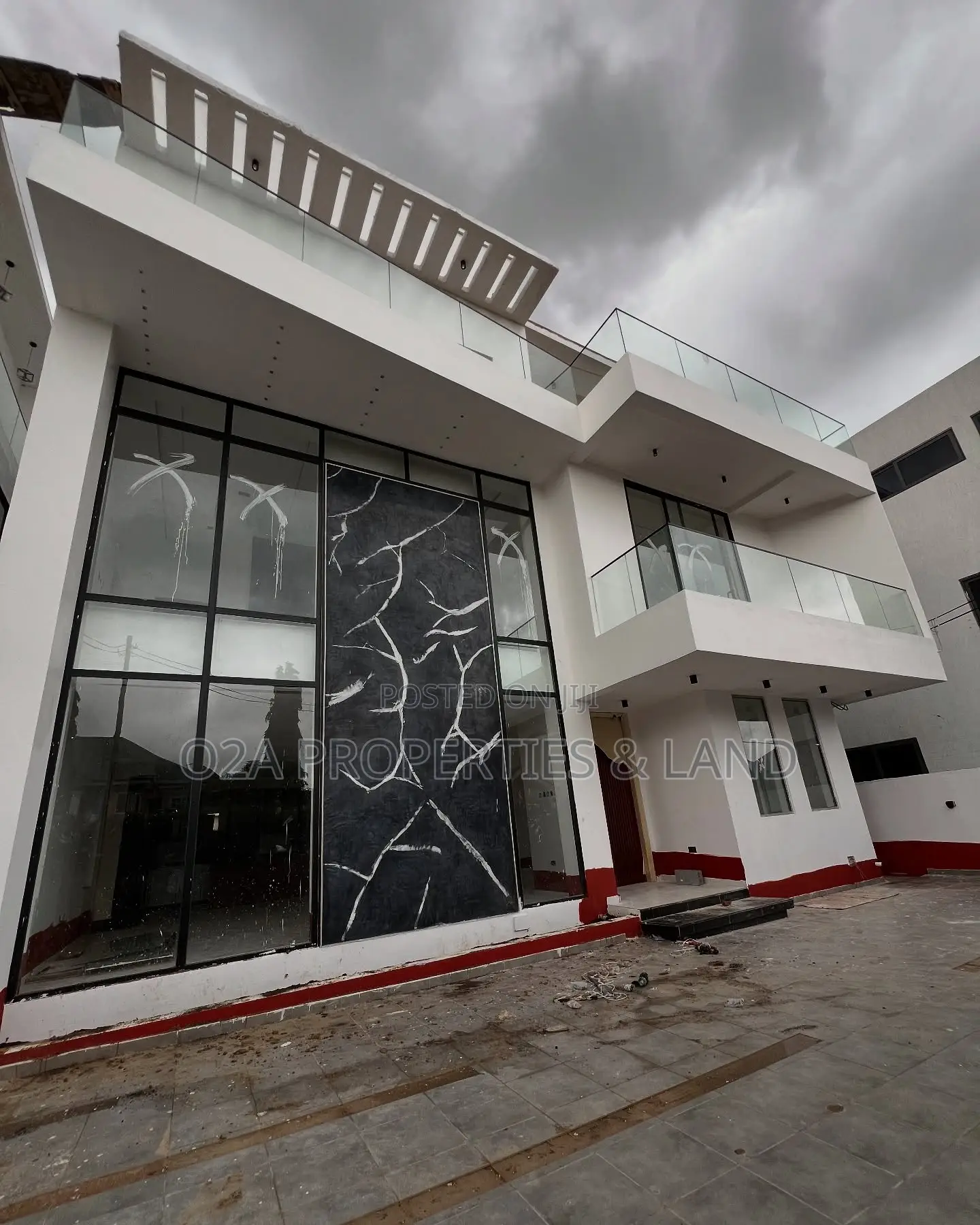 4bdrm House in Madina, Estate for sale in Estate