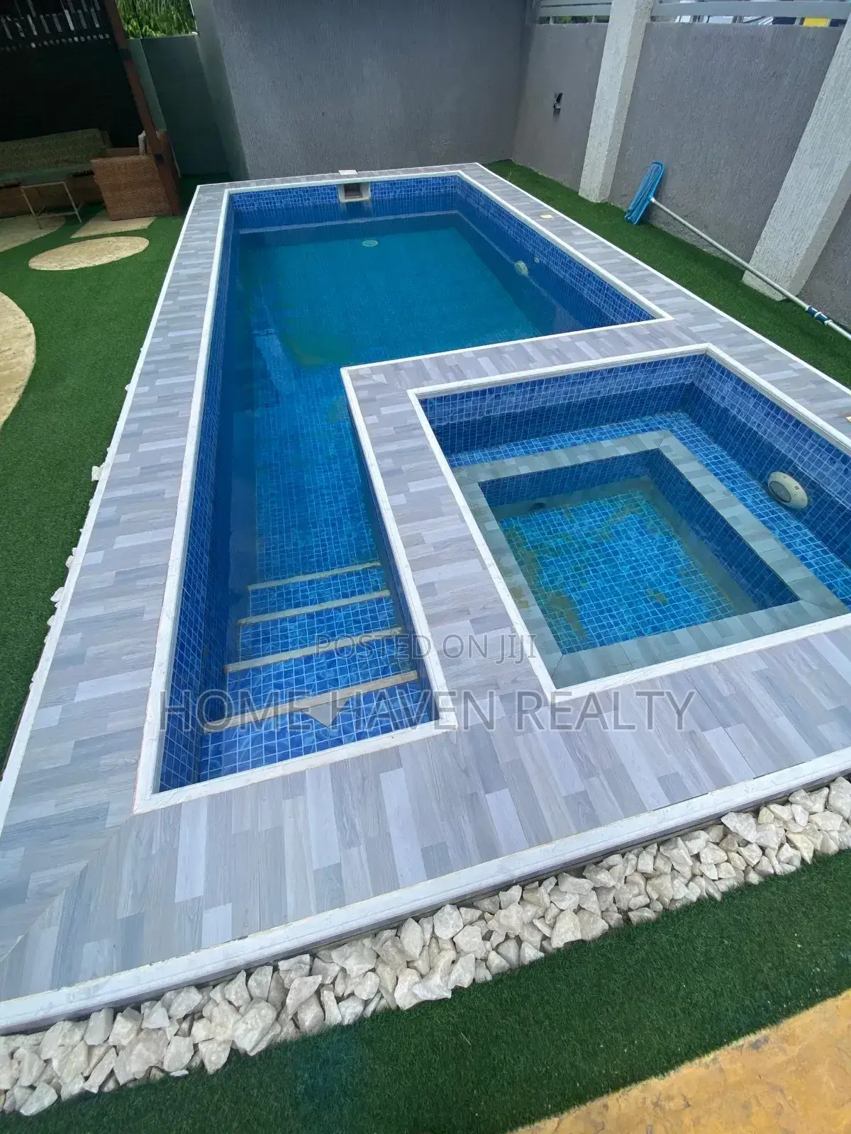 Furnished 4bdrm House in Cantonment, Cantonments for rent in Cantonments