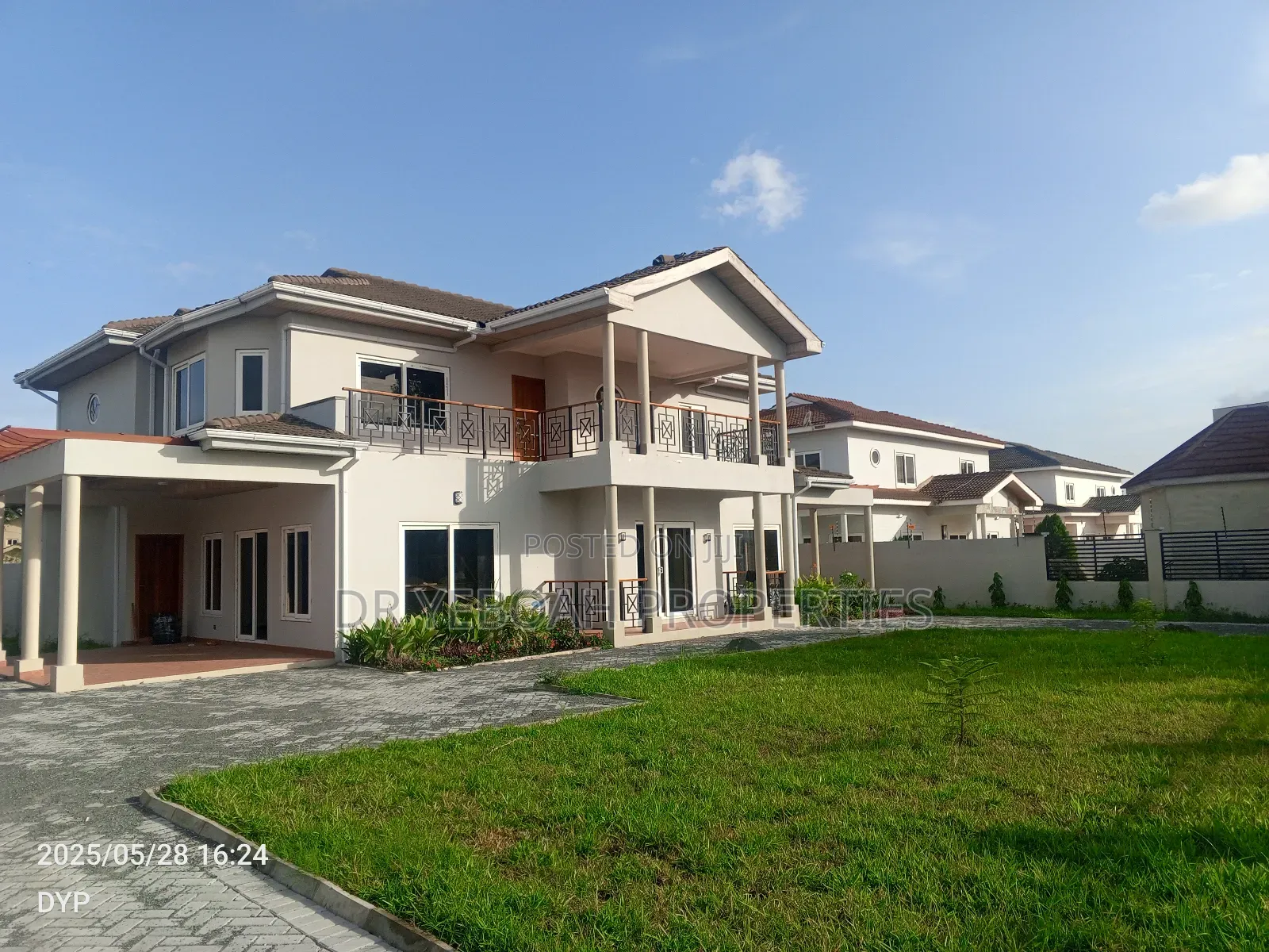 5bdrm Maisonette in Spintex:- 5 Bedrooms for rent in Spintex