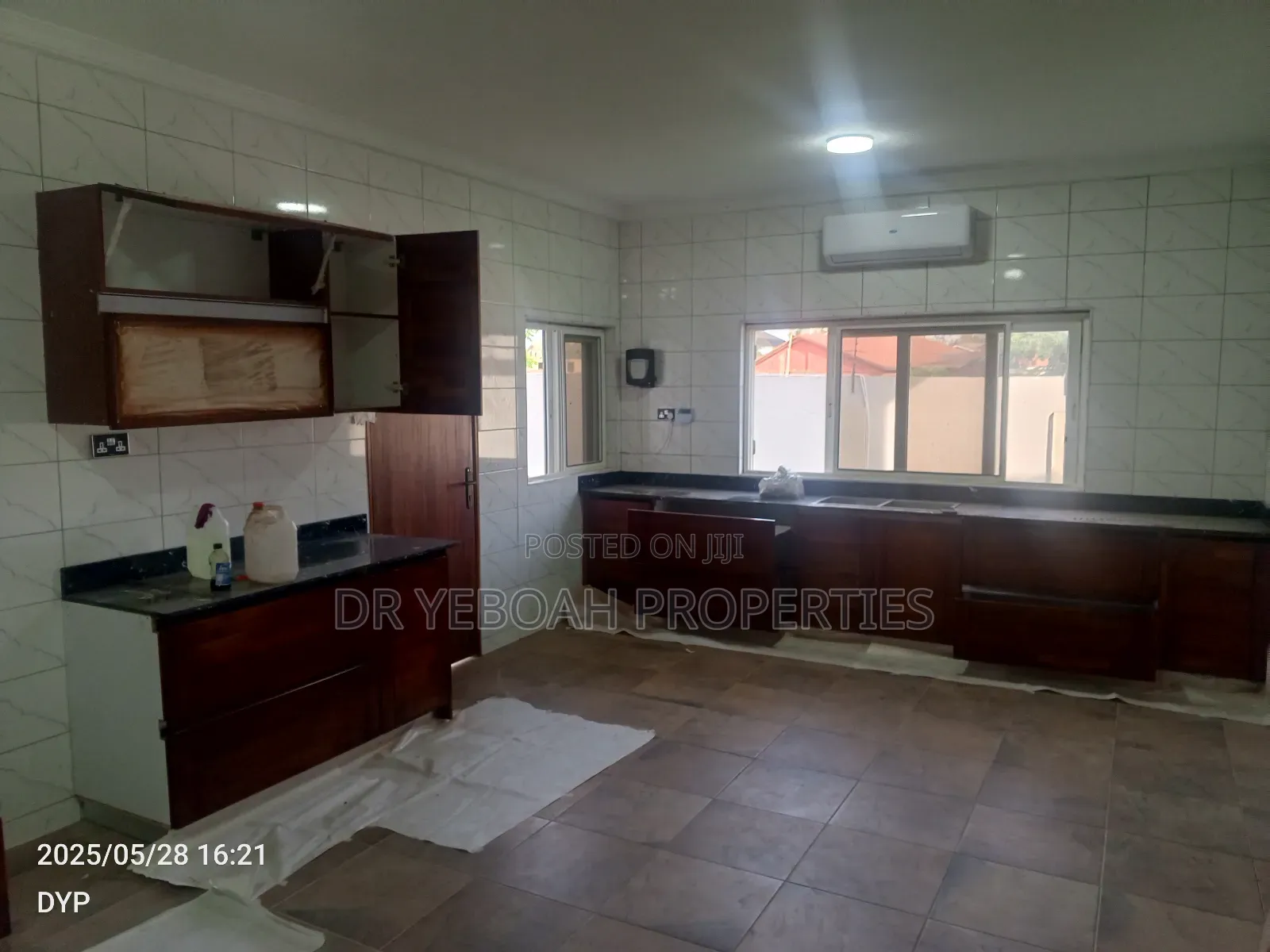5bdrm Maisonette in Spintex:- 5 Bedrooms for rent in Spintex