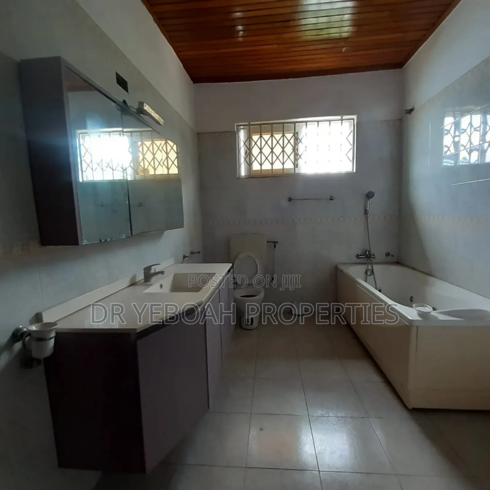 6bdrm Maisonette in Spintex:- 6 Bedrooms for rent in Spintex