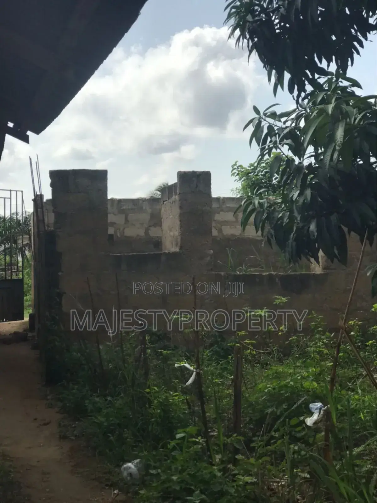 One (1) Plots of Land and 5 Bedrooms for Sale at Kasoa in Kasoa