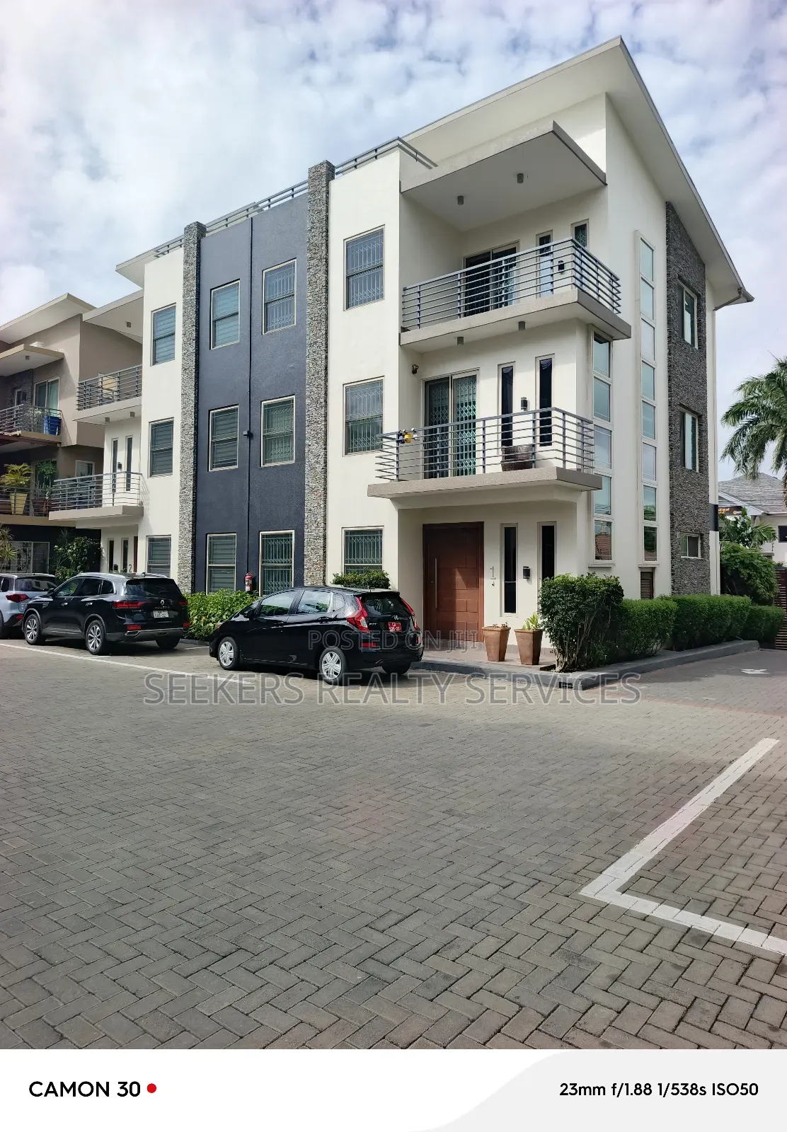 4bdrm Townhouse / Terrace in Seekers Realty, Cantonments for rent in Cantonments