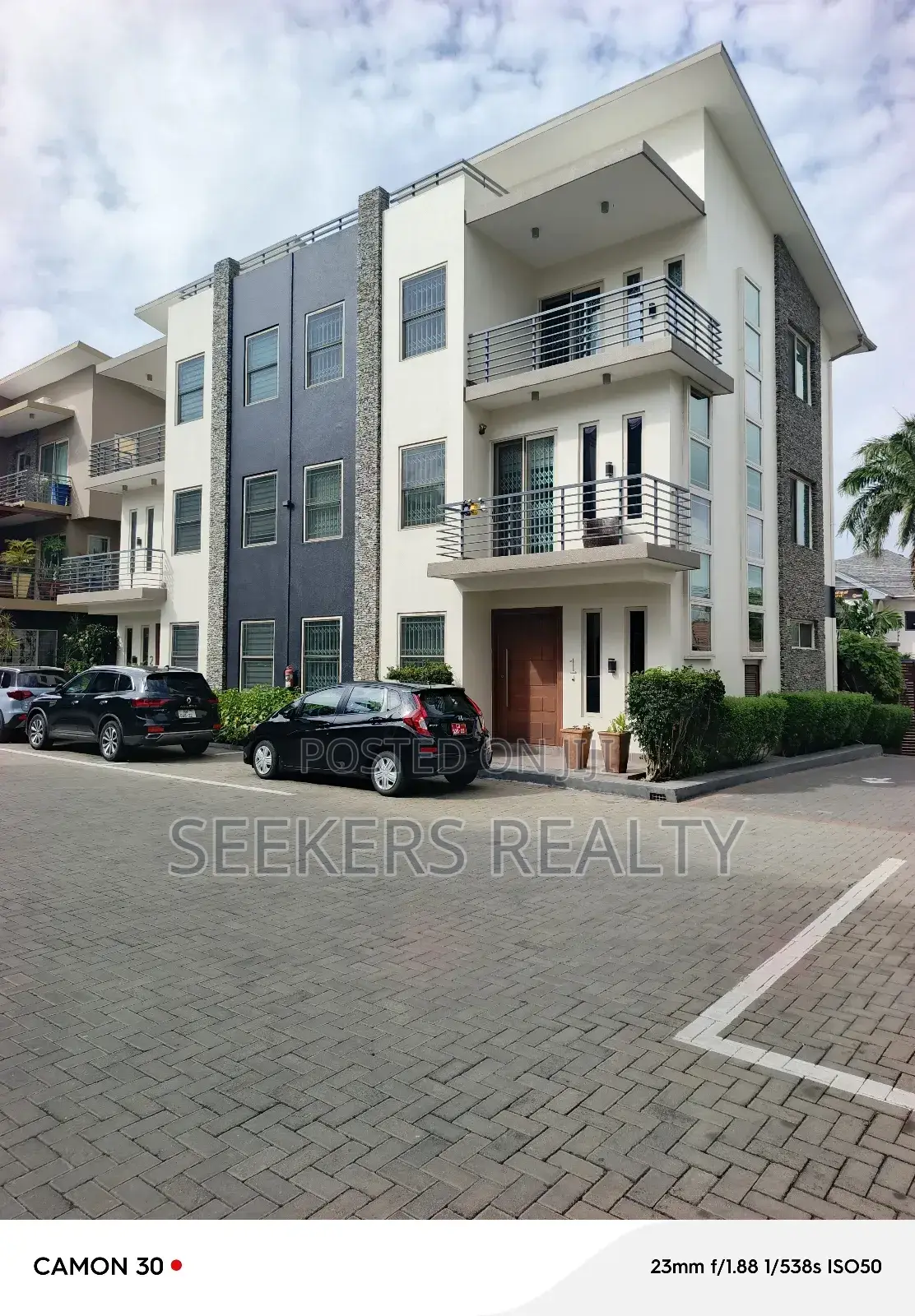 4bdrm Townhouse / Terrace in Seekers Realty, Cantonments for rent in Cantonments