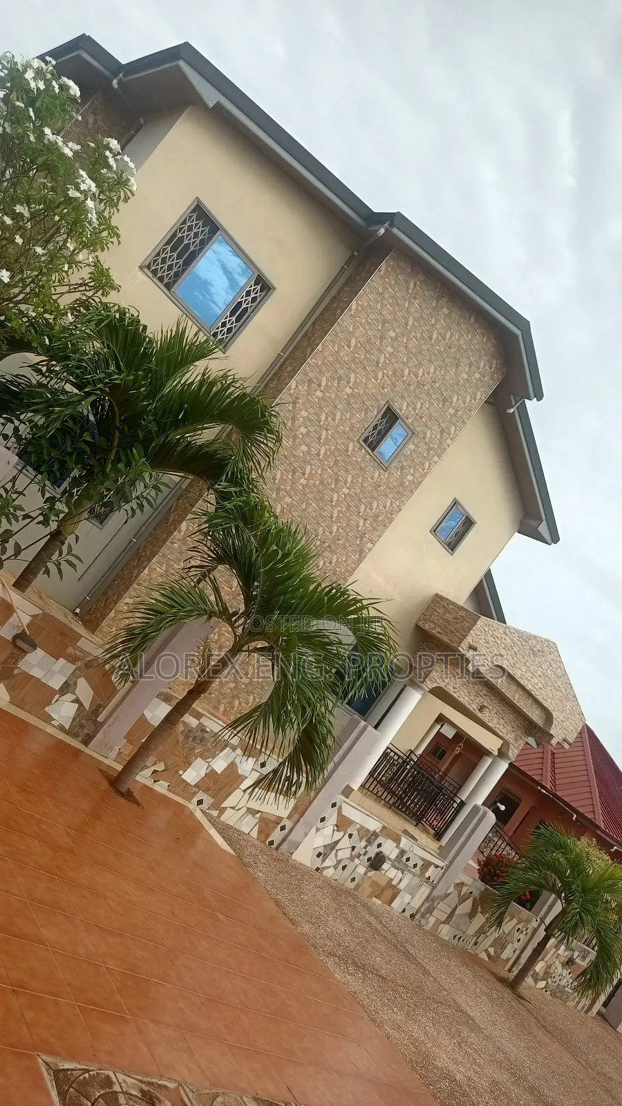 5bdrm Duplex in Gated Community, Oyarifa for rent in Oyarifa