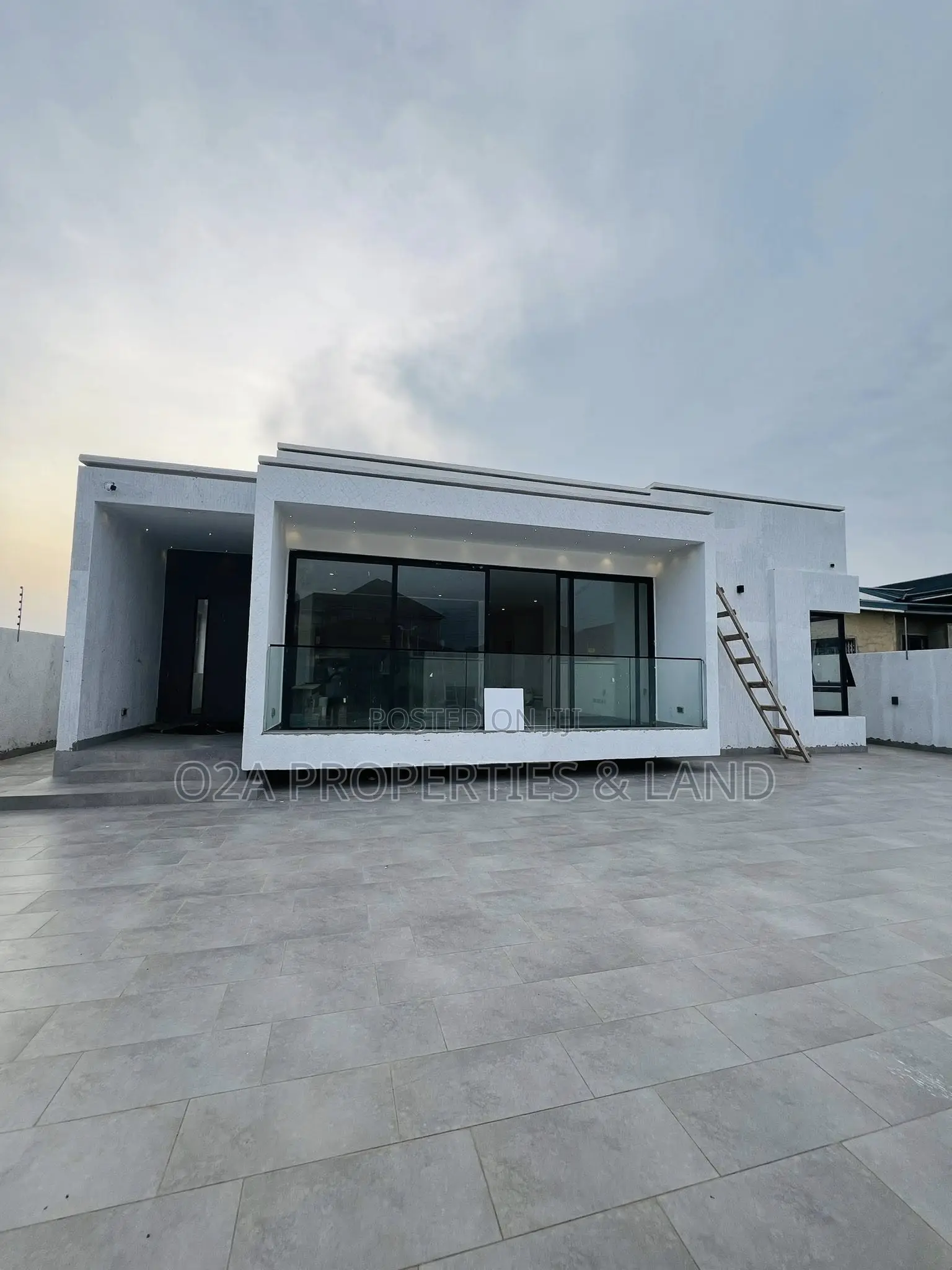 3bdrm House in Ashaley Botwe , for sale in Lake Side Estate