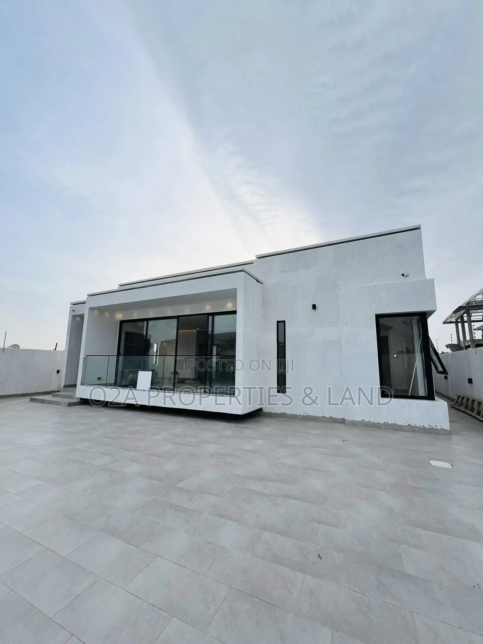 3bdrm House in Ashaley Botwe , for sale in Lake Side Estate